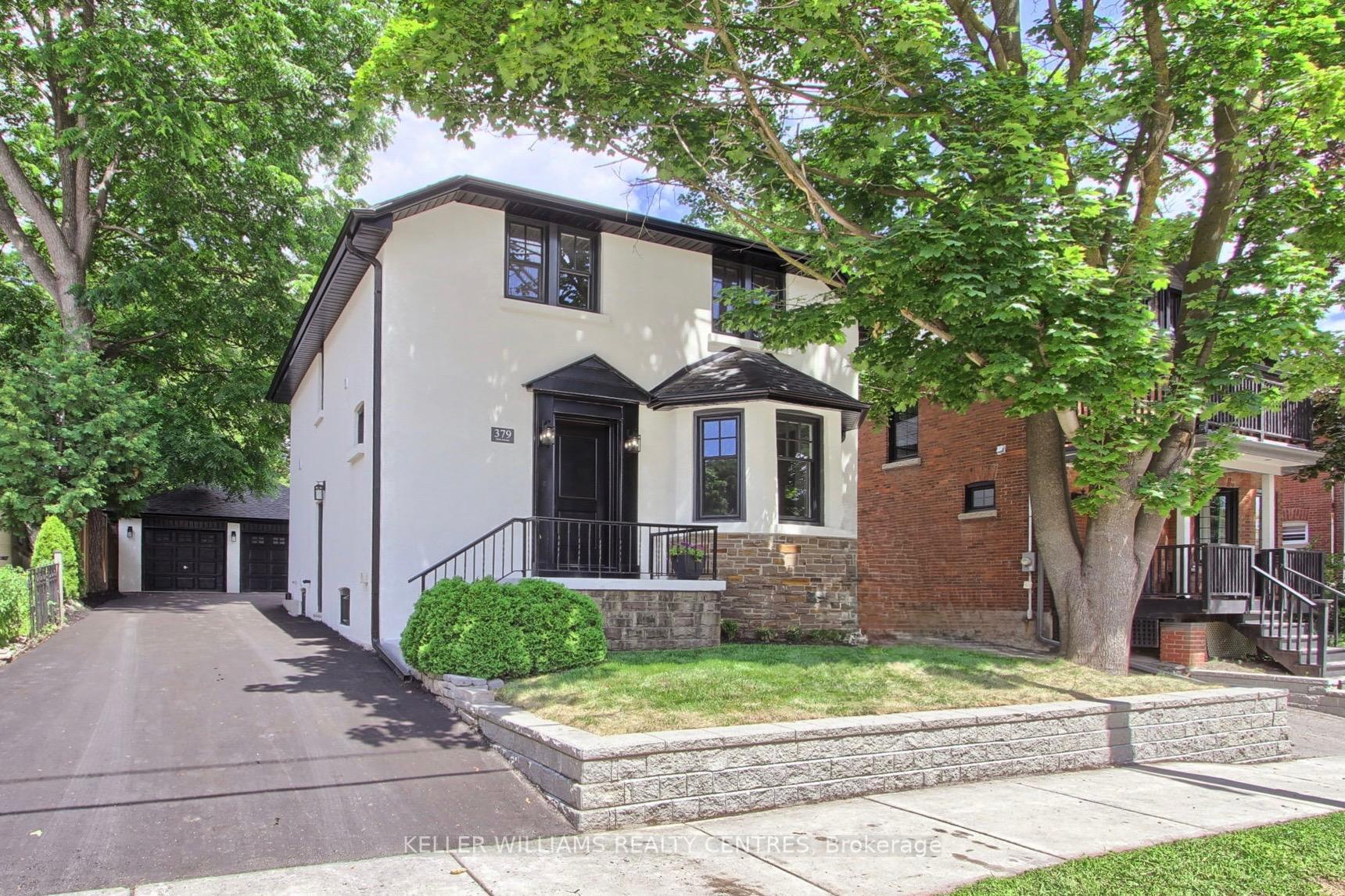 Front of 379 Park Avenue