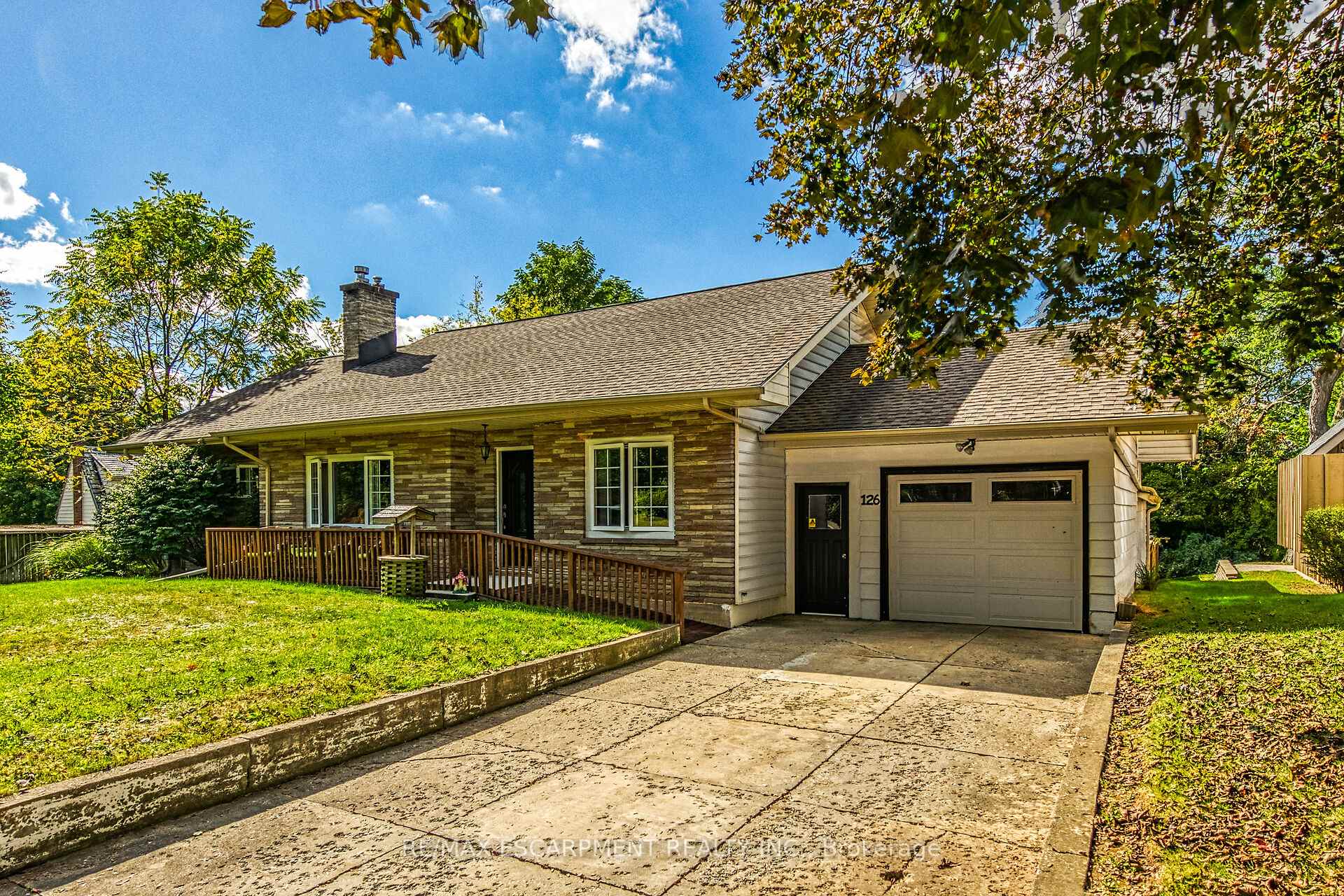 Photo 3 of 126 Wilson Drive, Norfolk, Simcoe — HOMEH