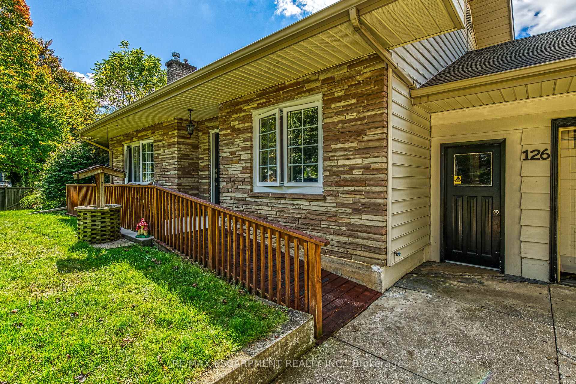 Photo 4 of 126 Wilson Drive, Norfolk, Simcoe — HOMEH