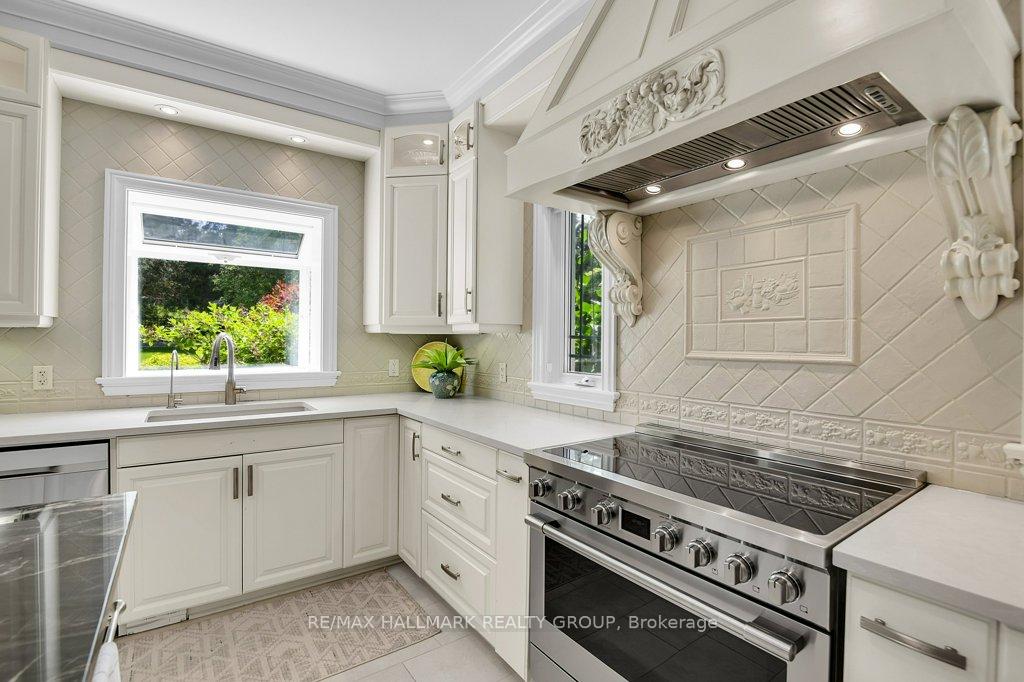 Photo 10 of 2680 Pierrette Drive, Ottawa, Cumberland Estates — HOMEH