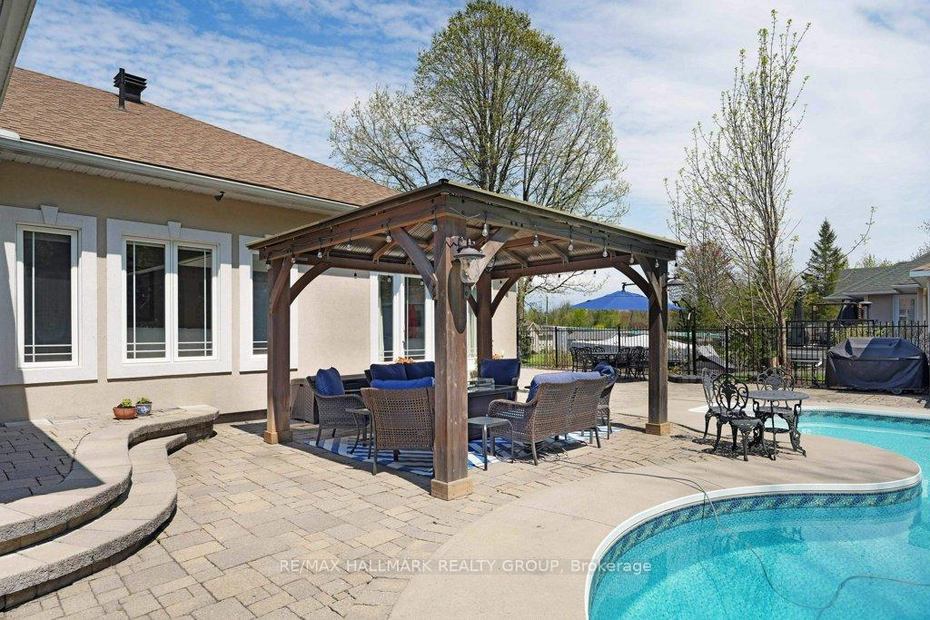 Photo 35 of 2680 Pierrette Drive, Ottawa, Cumberland Estates — HOMEH