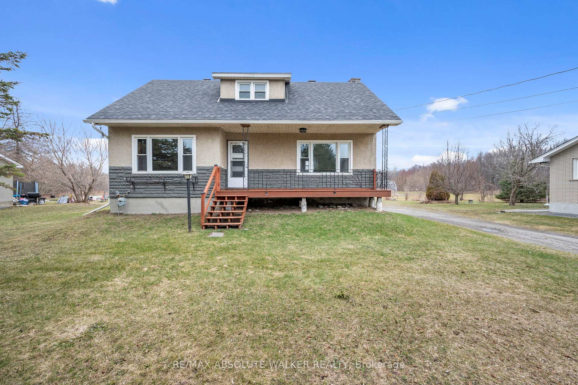 Photo 2 of 3573 Navan Road, Ottawa, Mer Bleue/Bradley Estates/Anderson Park — HOMEH