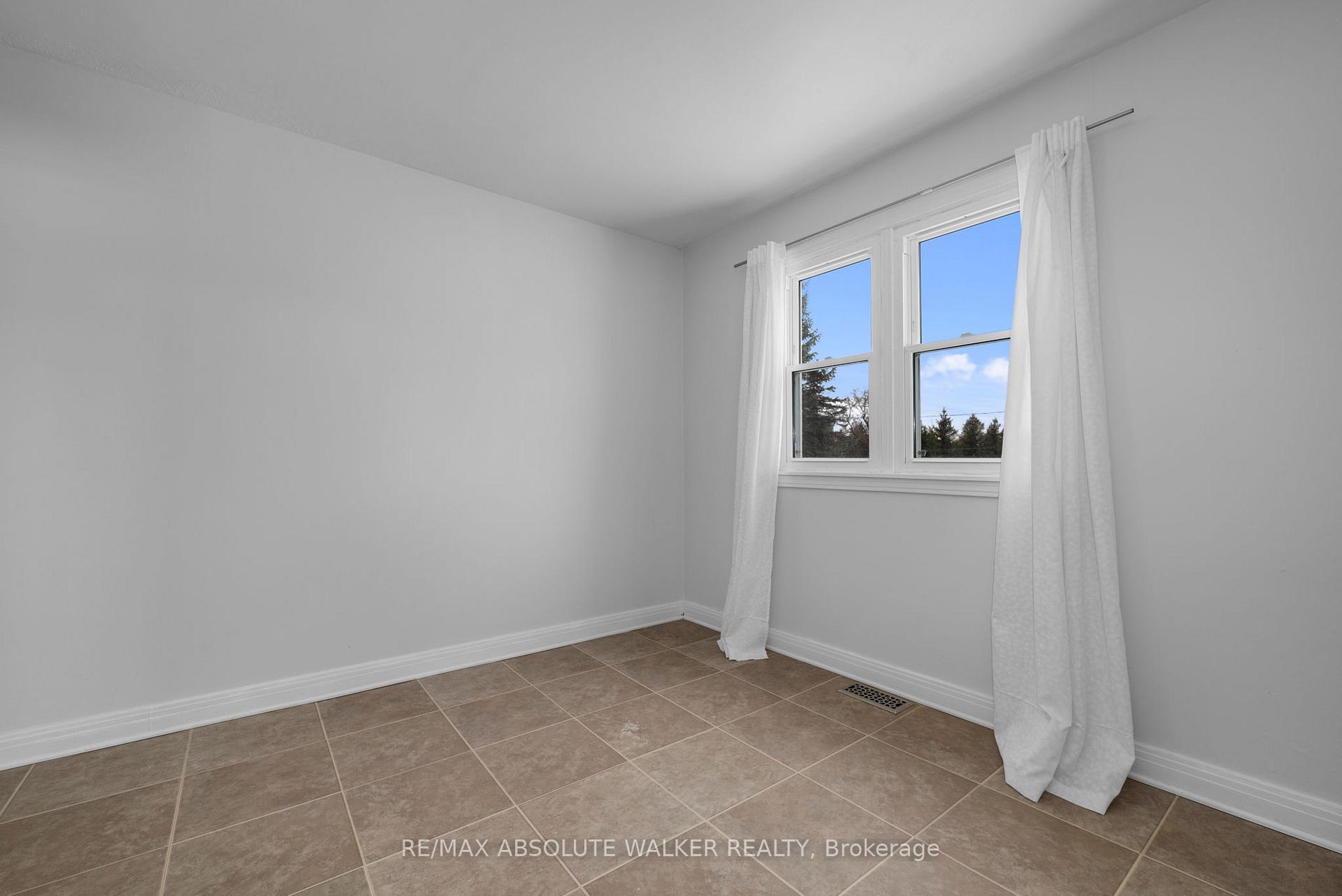 Photo 17 of 3573 Navan Road, Ottawa, Mer Bleue/Bradley Estates/Anderson Park — HOMEH