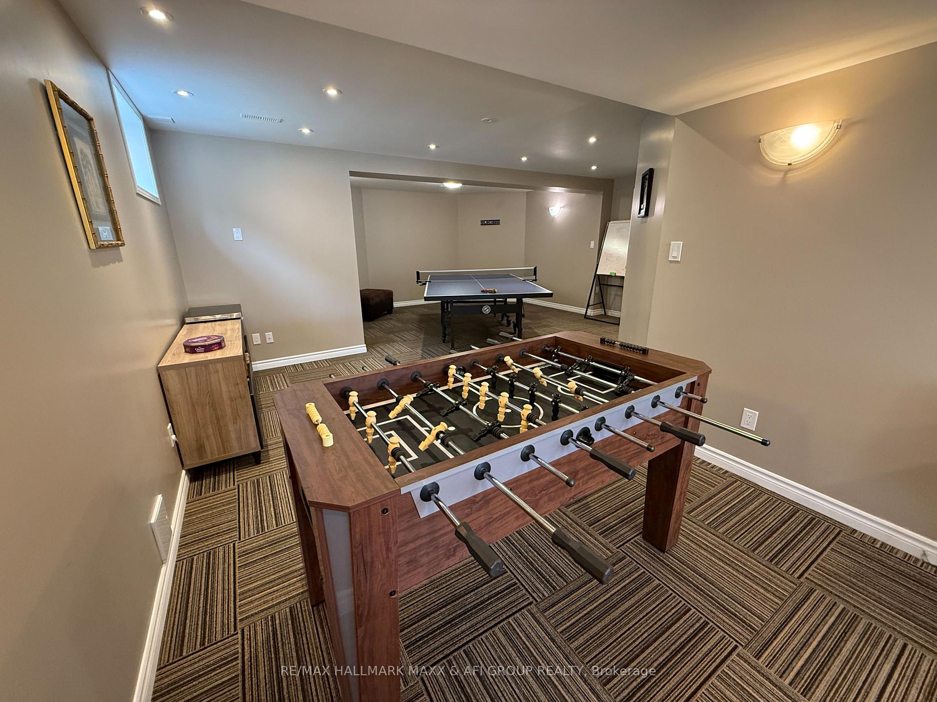 Photo 8 of 413 Nesbitt Road, Newmarket, Huron Heights-Leslie Valley — HOMEH