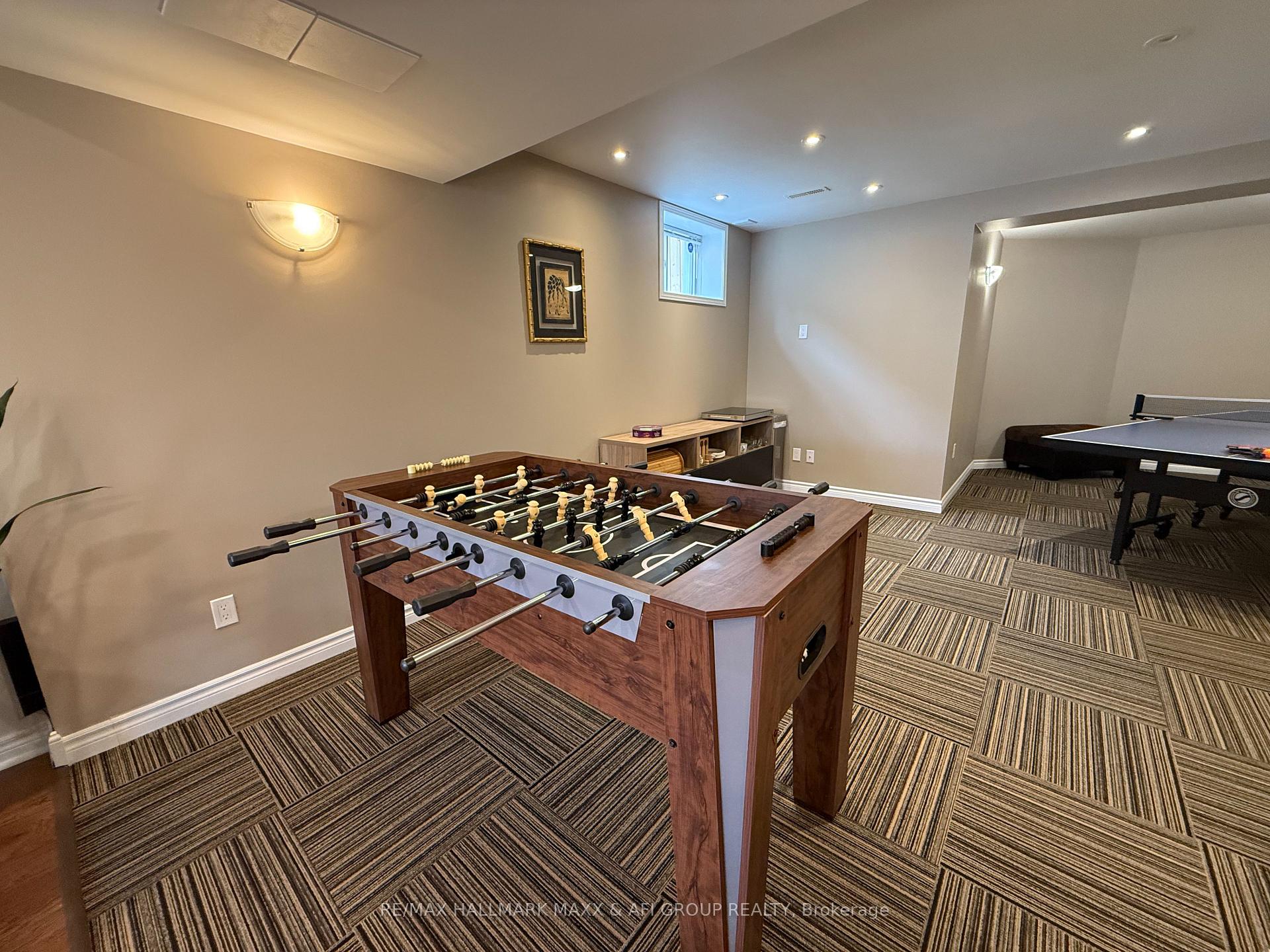 Photo 9 of 413 Nesbitt Road, Newmarket, Huron Heights-Leslie Valley — HOMEH