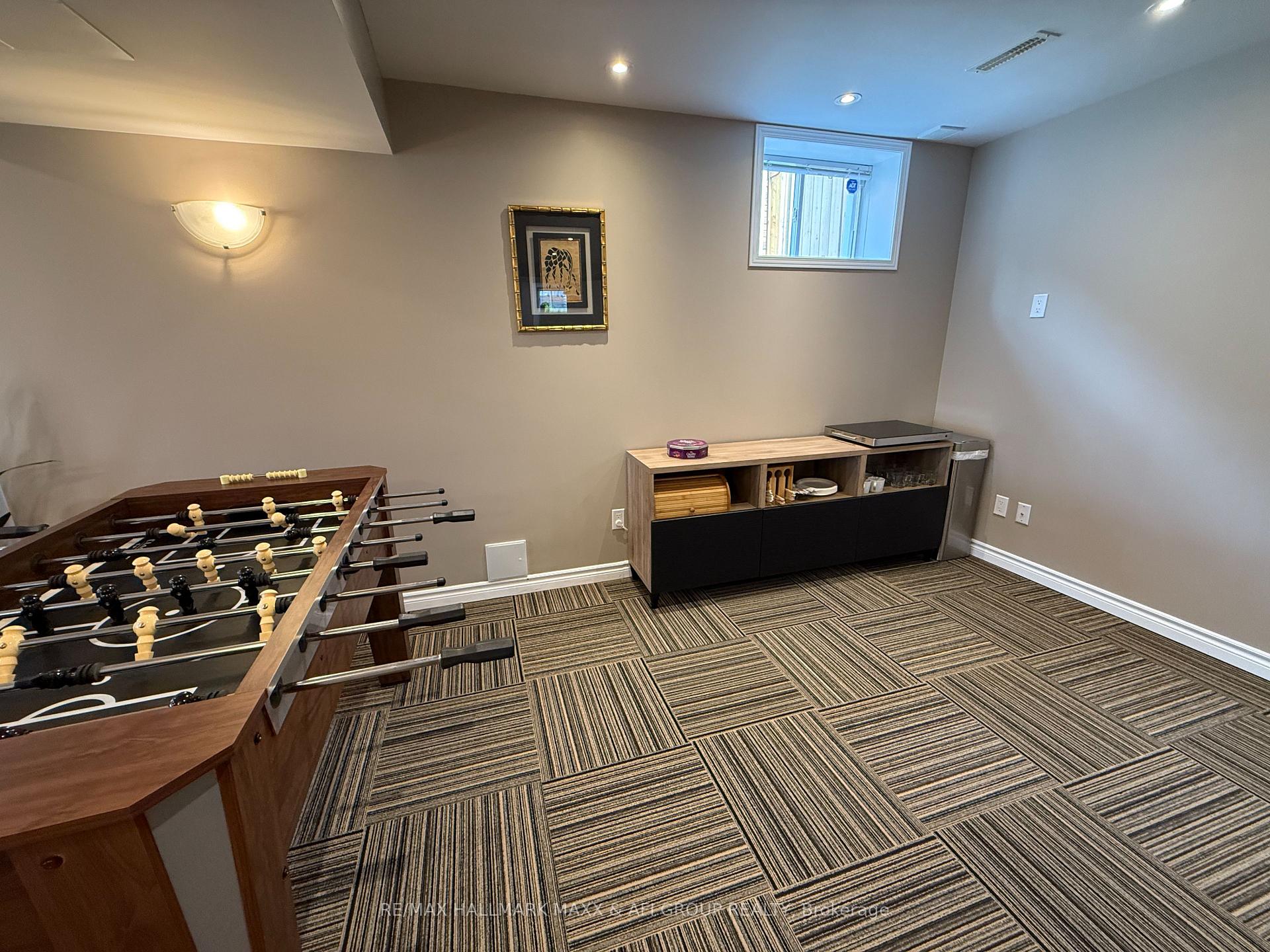 Photo 10 of 413 Nesbitt Road, Newmarket, Huron Heights-Leslie Valley — HOMEH