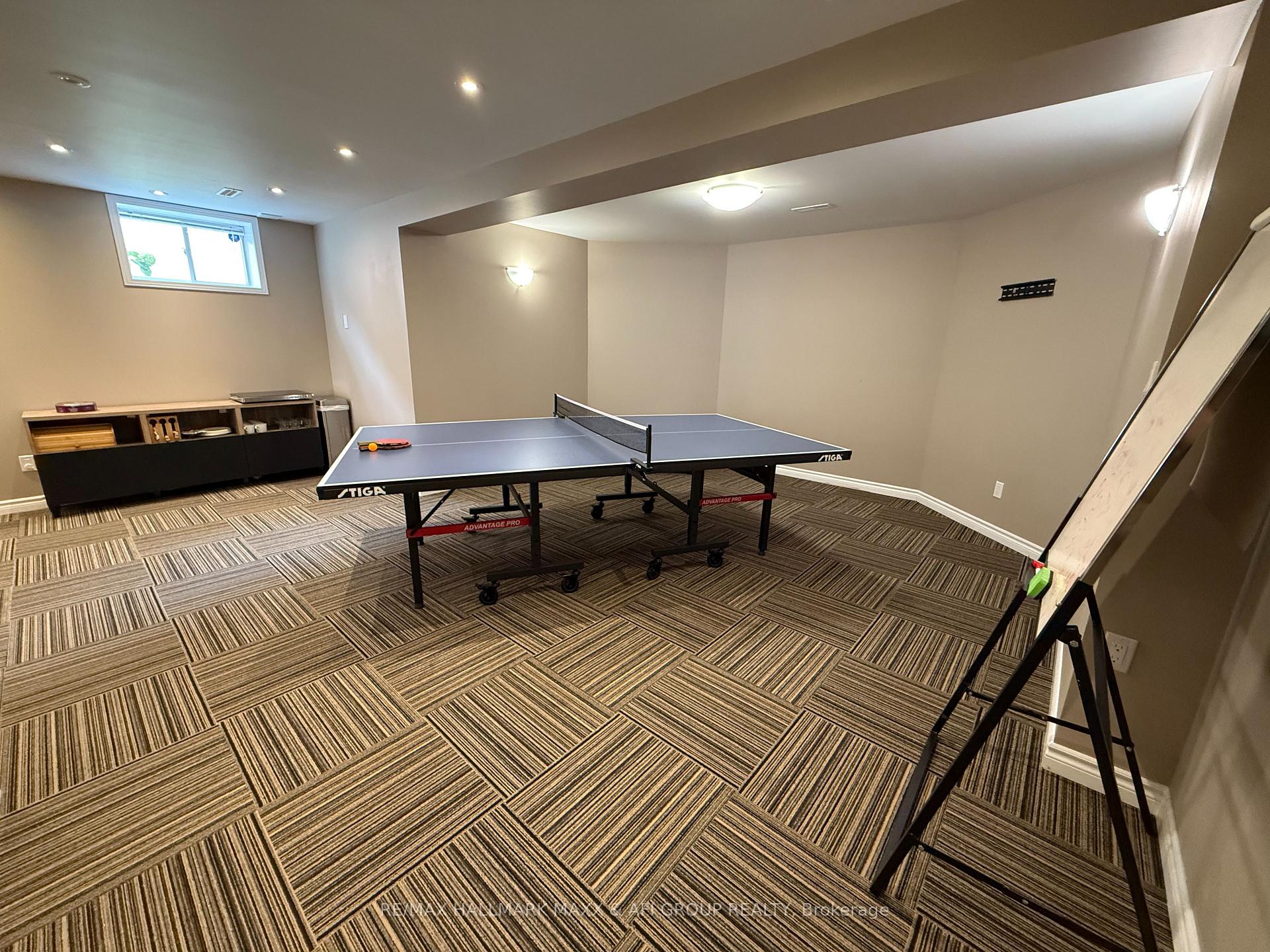 Photo 12 of 413 Nesbitt Road, Newmarket, Huron Heights-Leslie Valley — HOMEH