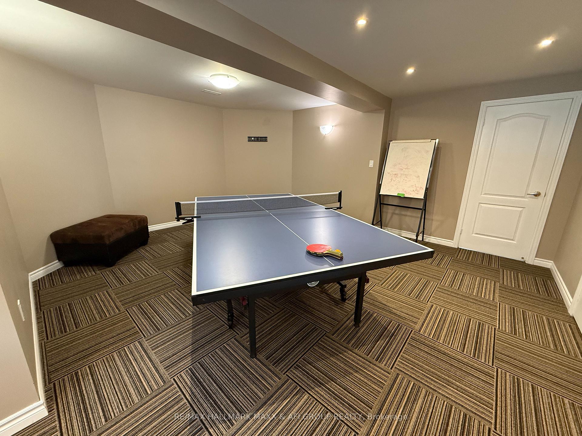 Photo 13 of 413 Nesbitt Road, Newmarket, Huron Heights-Leslie Valley — HOMEH