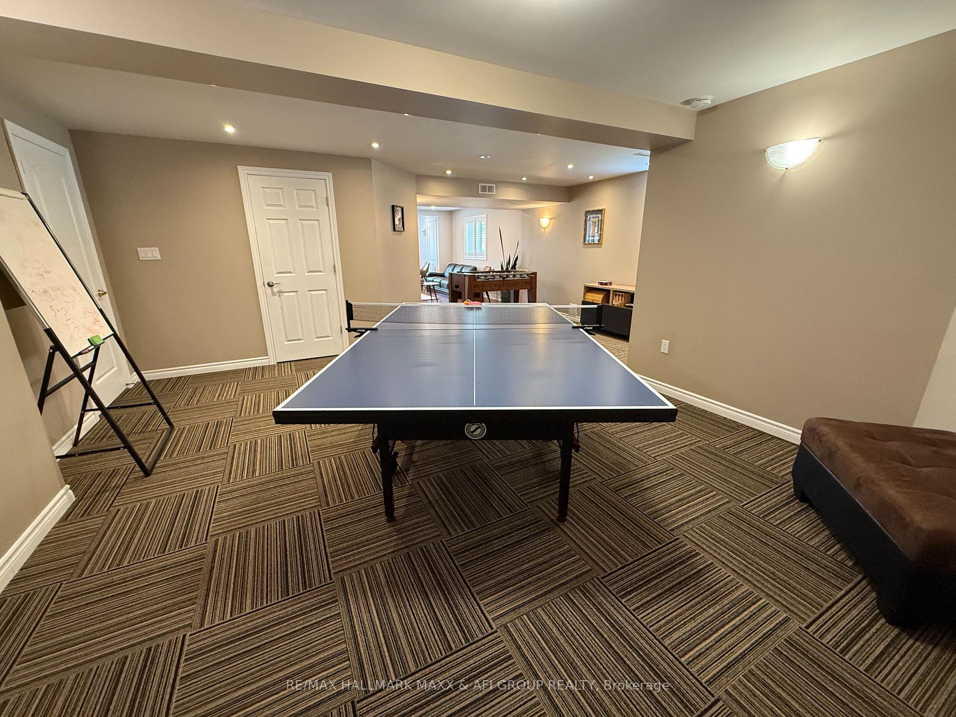 Photo 14 of 413 Nesbitt Road, Newmarket, Huron Heights-Leslie Valley — HOMEH