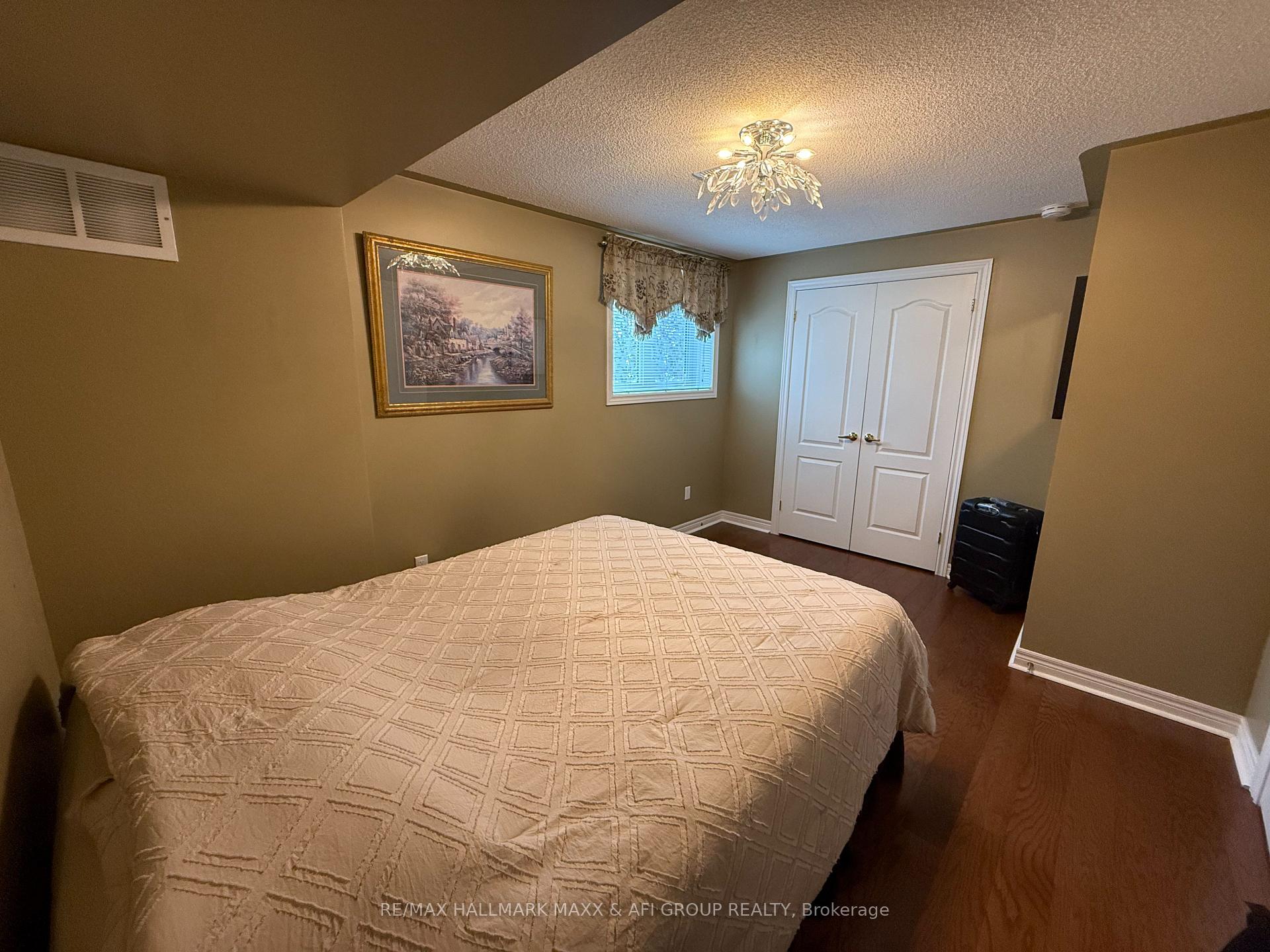 Photo 17 of 413 Nesbitt Road, Newmarket, Huron Heights-Leslie Valley — HOMEH