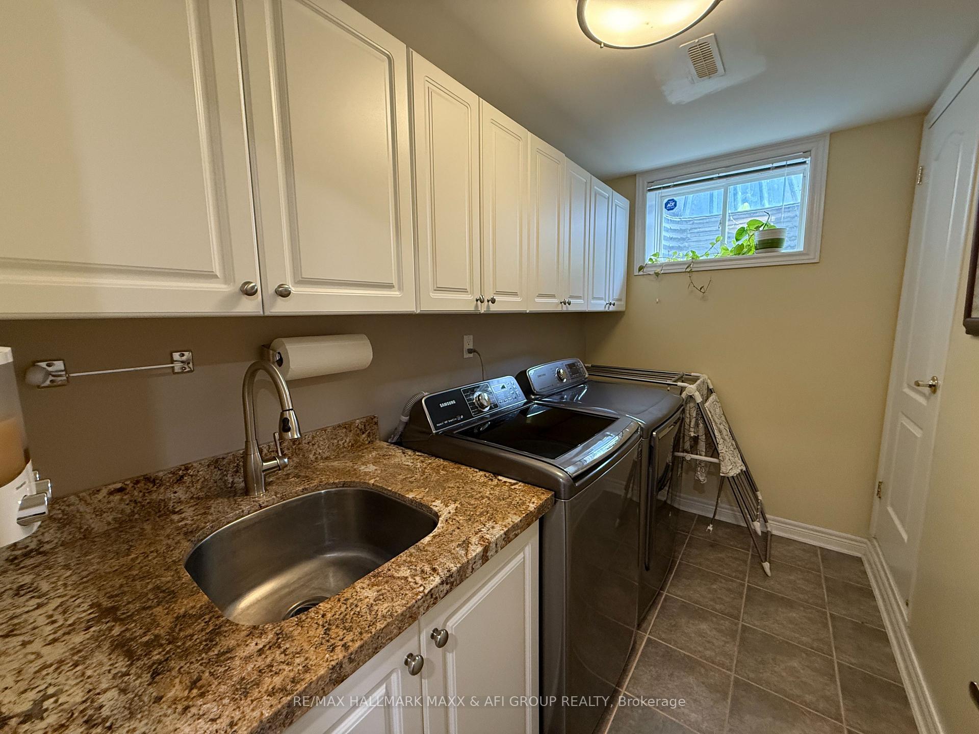 Photo 19 of 413 Nesbitt Road, Newmarket, Huron Heights-Leslie Valley — HOMEH