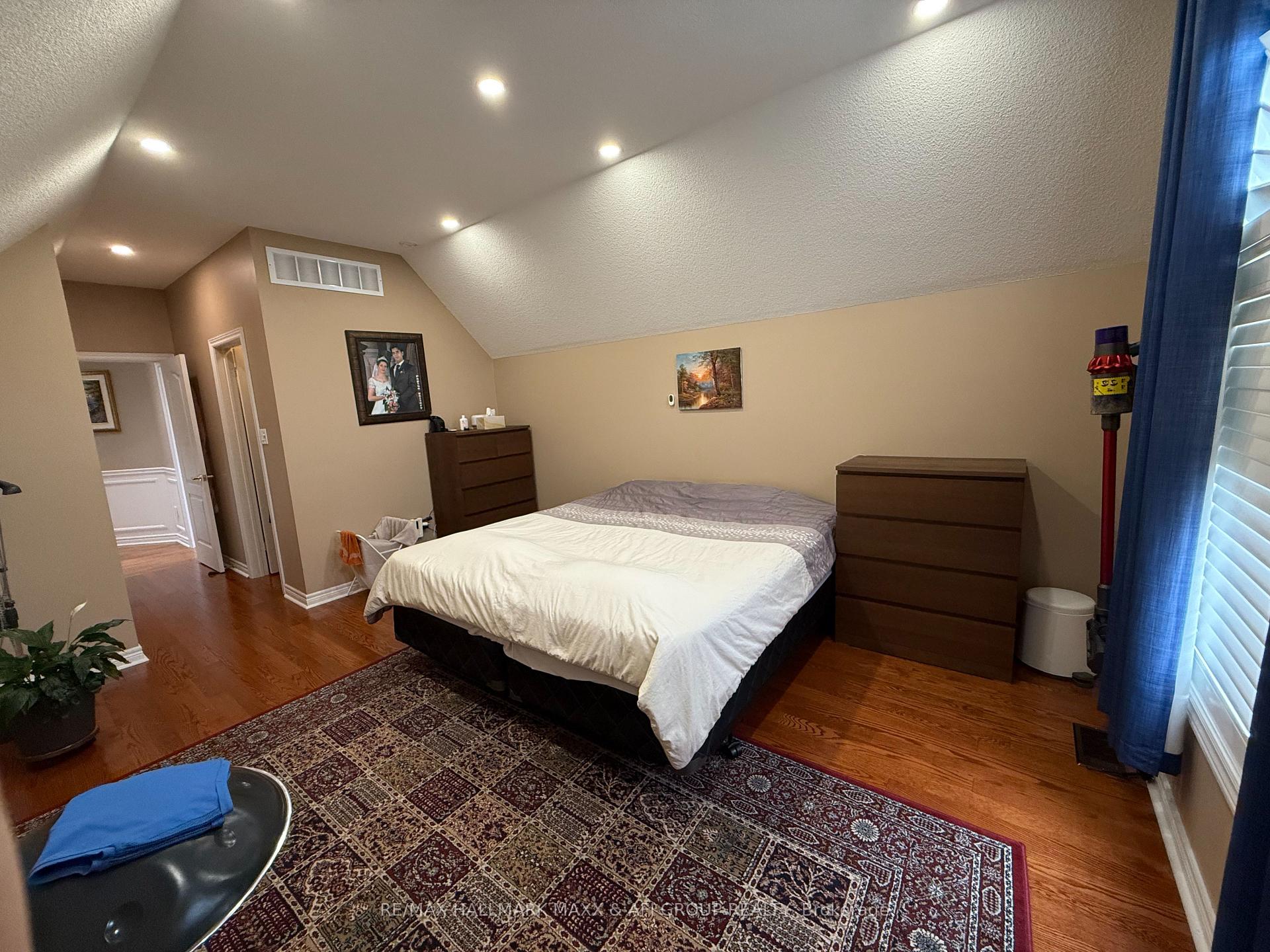 Photo 27 of 413 Nesbitt Road, Newmarket, Huron Heights-Leslie Valley — HOMEH