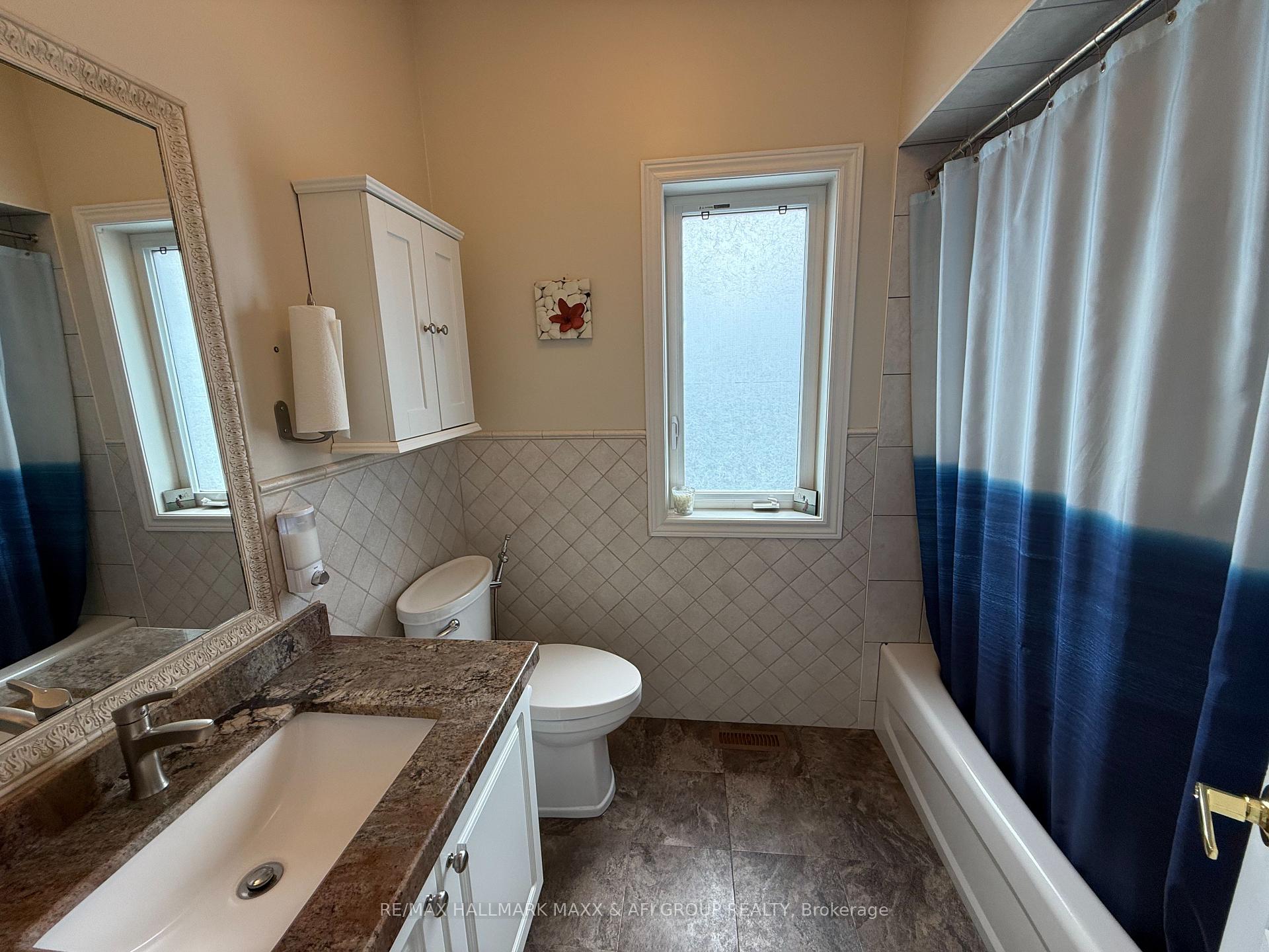 Photo 35 of 413 Nesbitt Road, Newmarket, Huron Heights-Leslie Valley — HOMEH