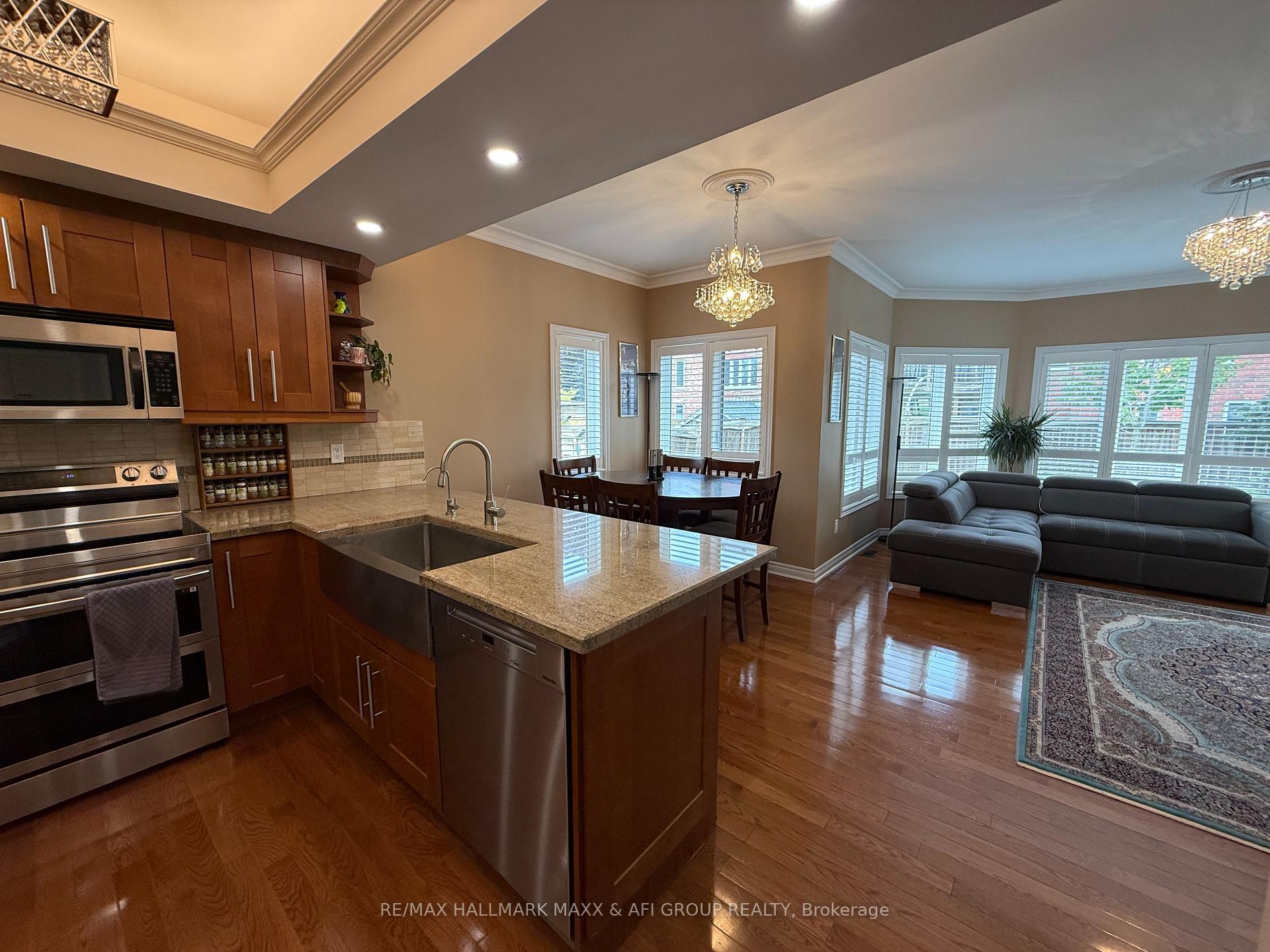 Photo 36 of 413 Nesbitt Road, Newmarket, Huron Heights-Leslie Valley — HOMEH
