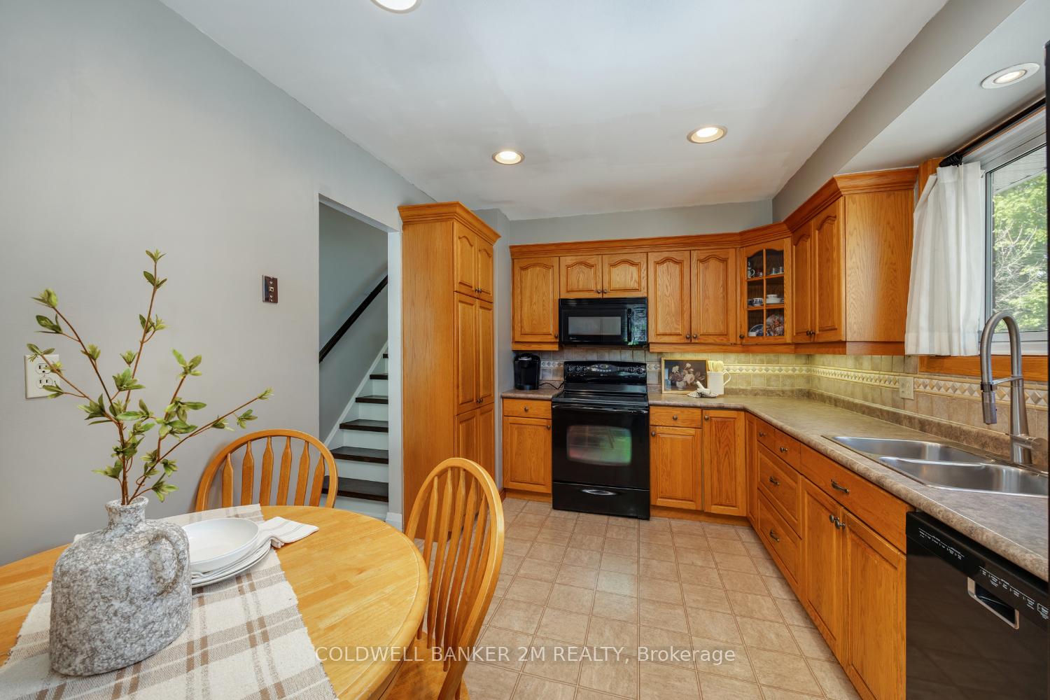 Photo 15 of 246 Harmony Road N, Oshawa, Eastdale — HOMEH