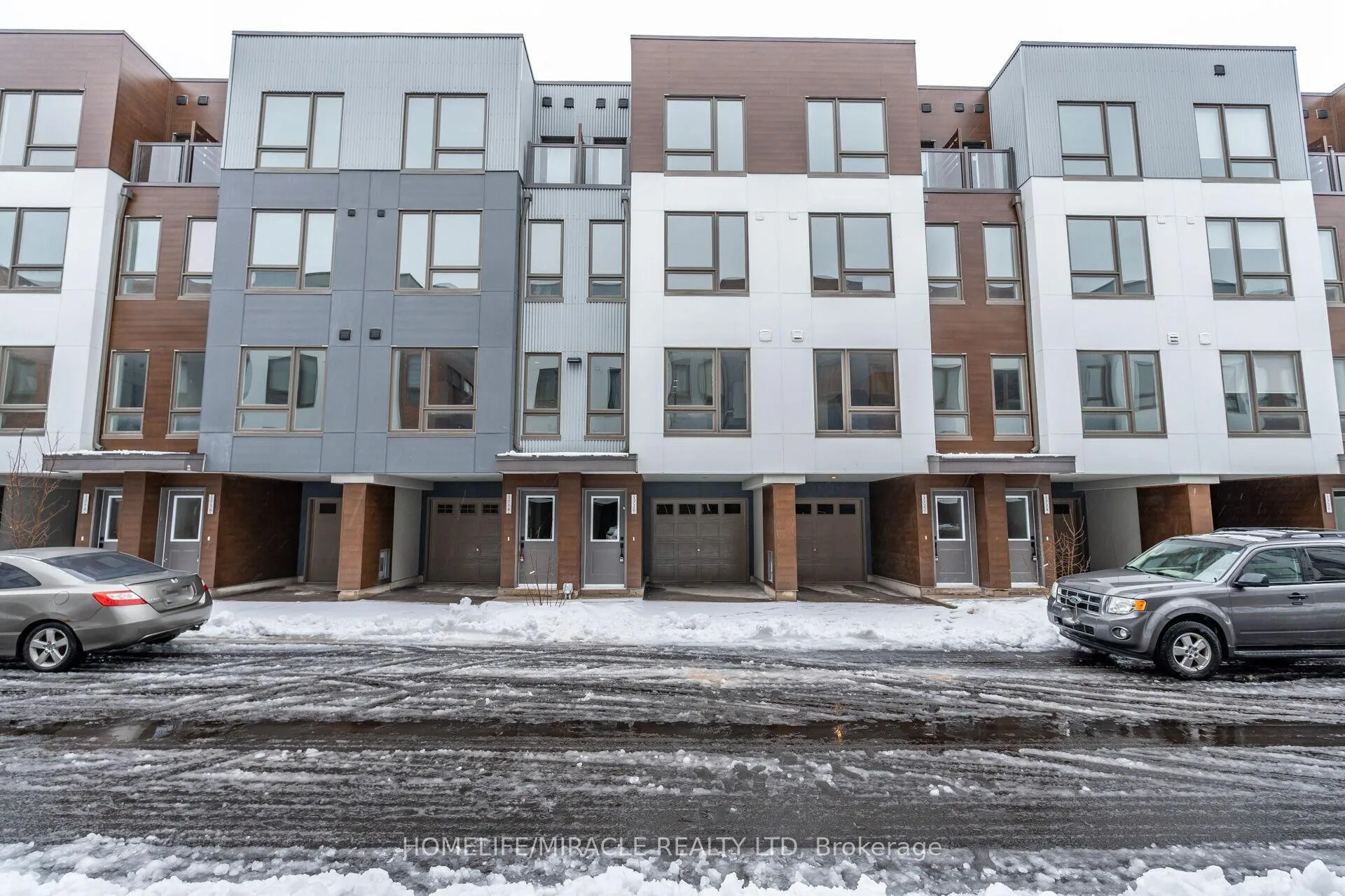 Photo 1 of 1724 Pleasure Valley Path, Oshawa, Samac — HOMEH
