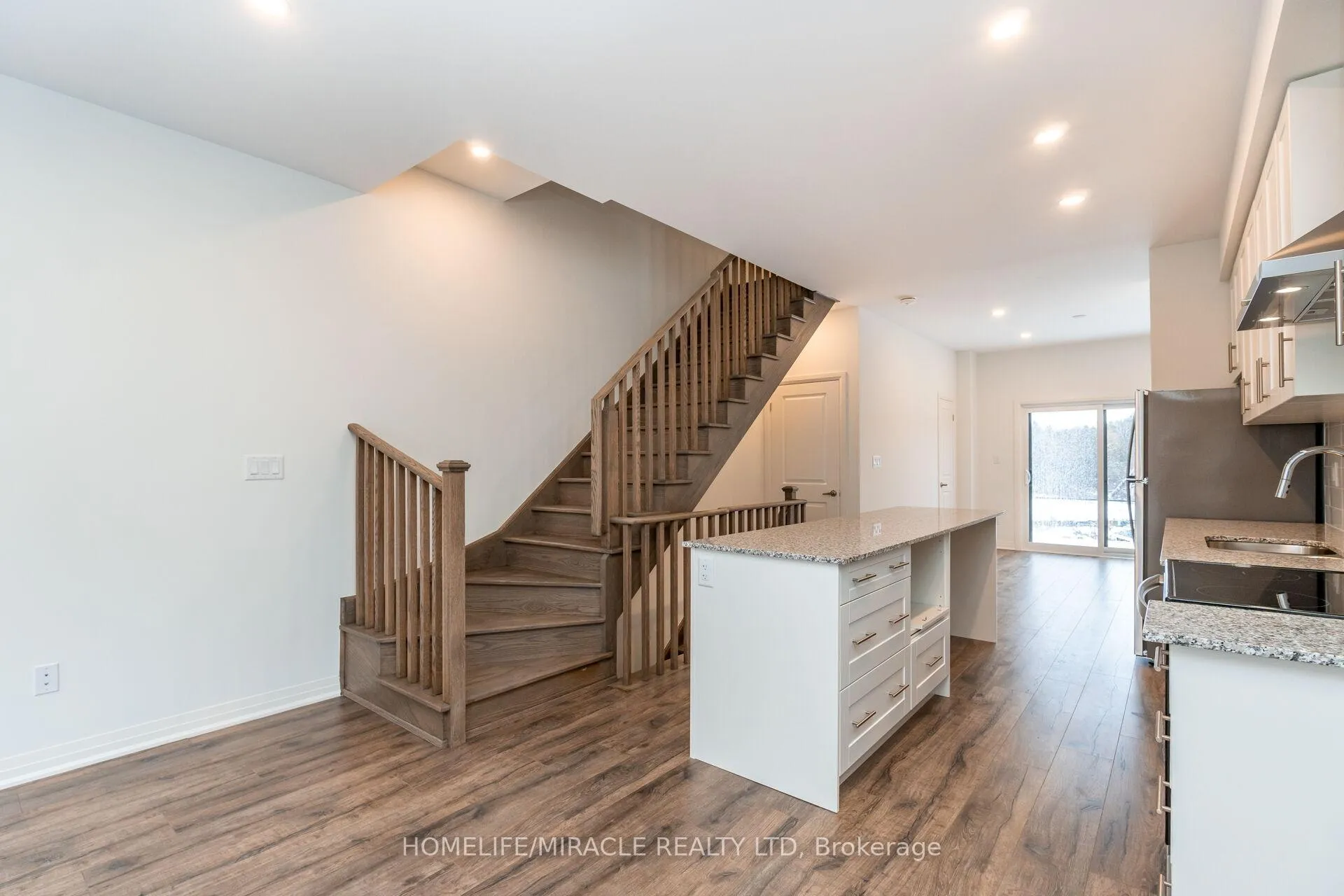 Photo 5 of 1724 Pleasure Valley Path, Oshawa, Samac — HOMEH