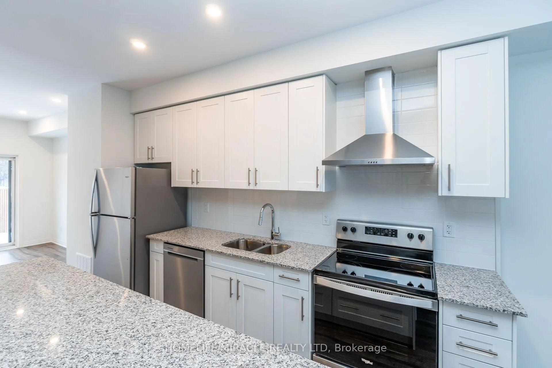 Photo 7 of 1724 Pleasure Valley Path, Oshawa, Samac — HOMEH