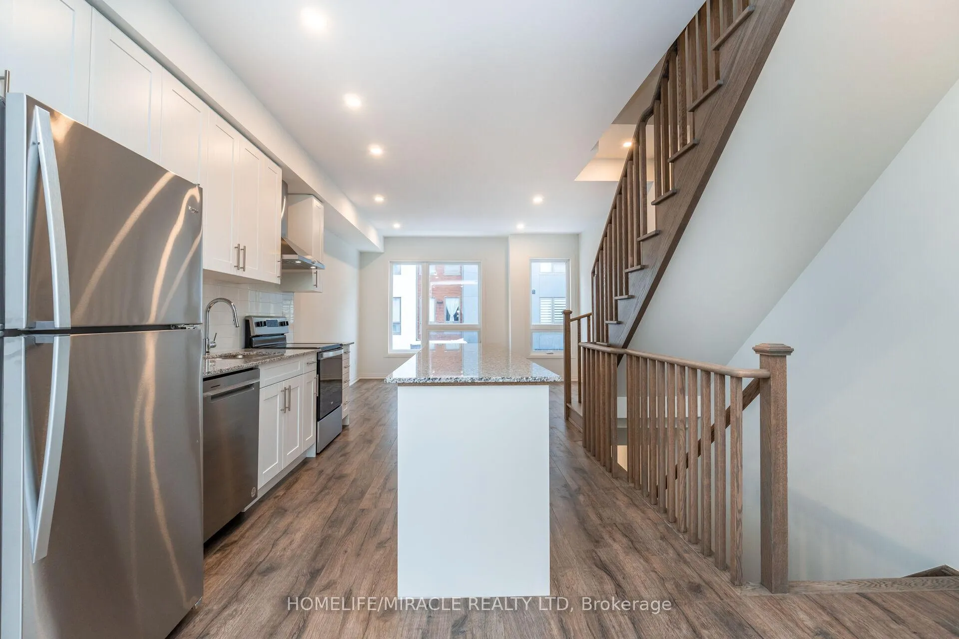 Photo 8 of 1724 Pleasure Valley Path, Oshawa, Samac — HOMEH