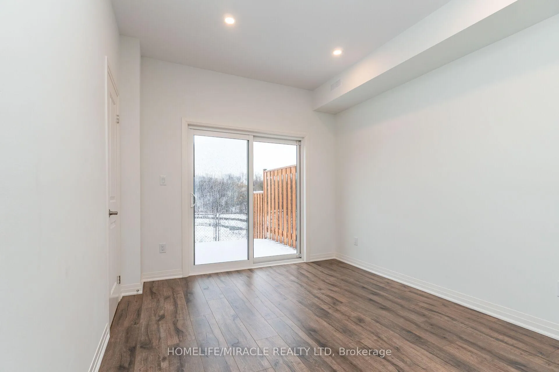 Photo 11 of 1724 Pleasure Valley Path, Oshawa, Samac — HOMEH