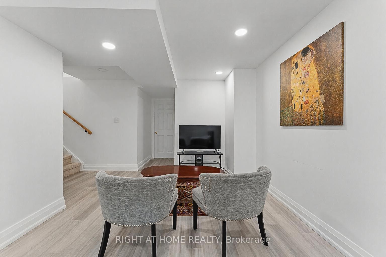 Photo 7 of 149 Coleridge Drive, Newmarket, Summerhill Estates — HOMEH