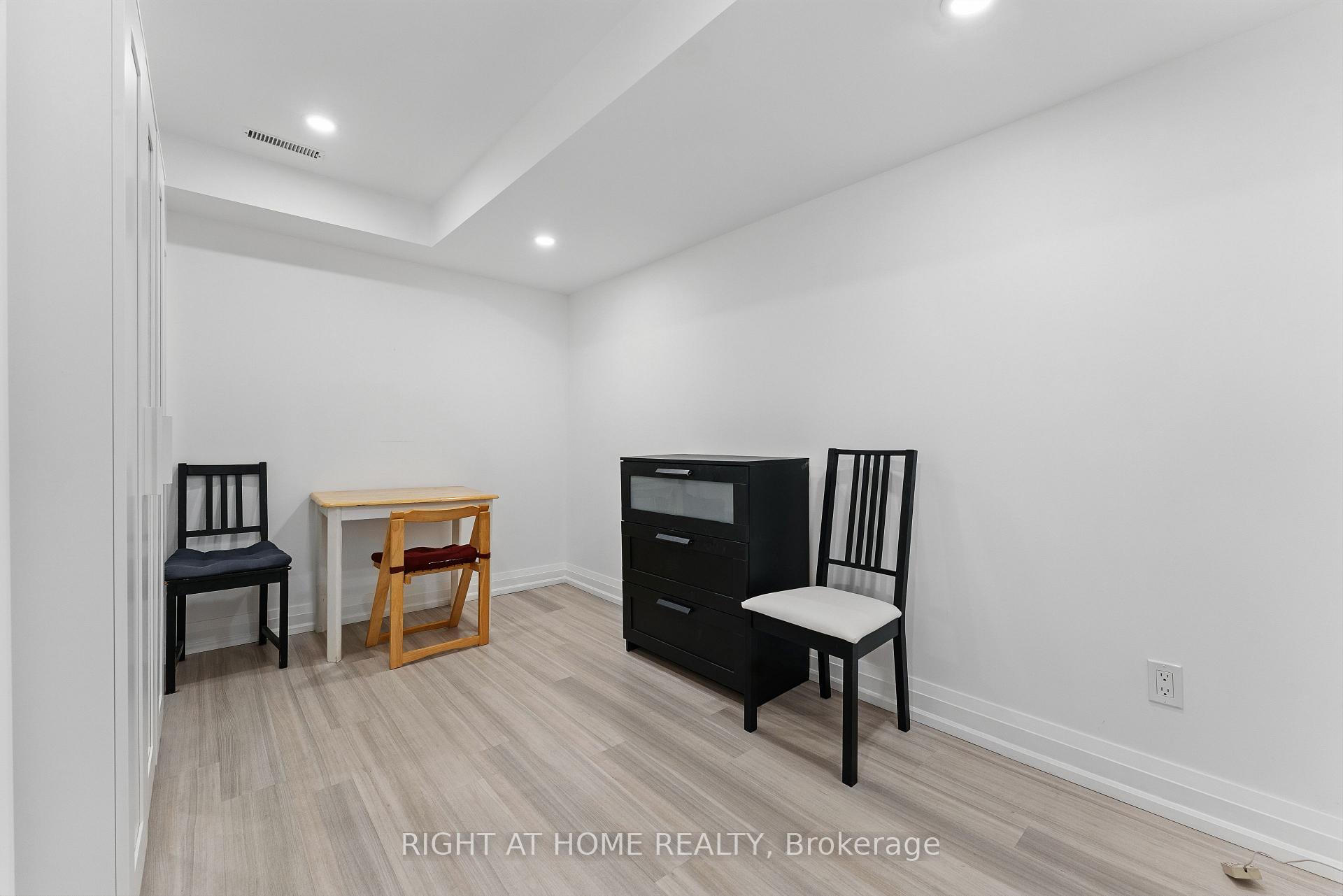 Photo 8 of 149 Coleridge Drive, Newmarket, Summerhill Estates — HOMEH