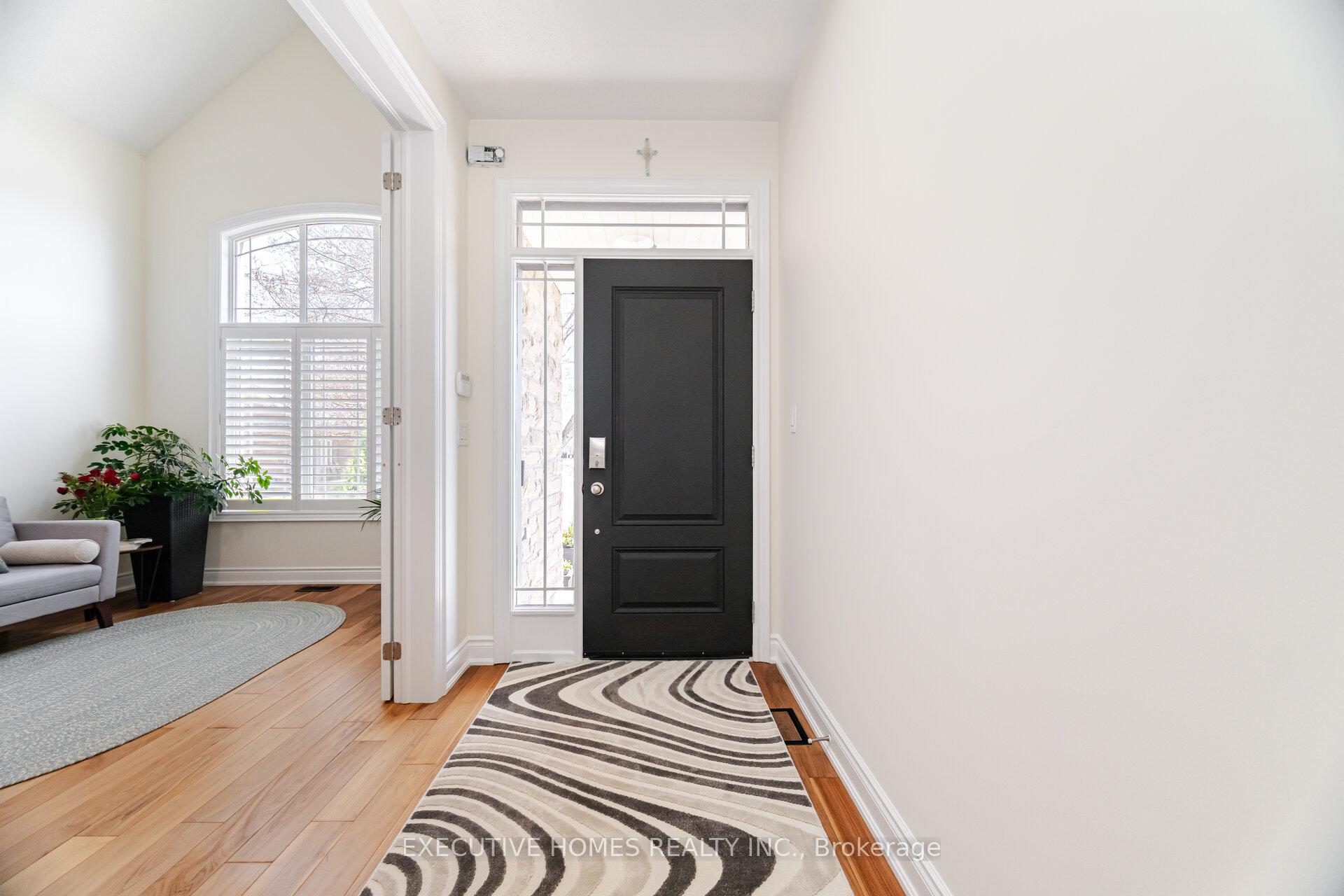 Photo 3 of 221 Cathcart Crescent, Milton, Willmott — HOMEH