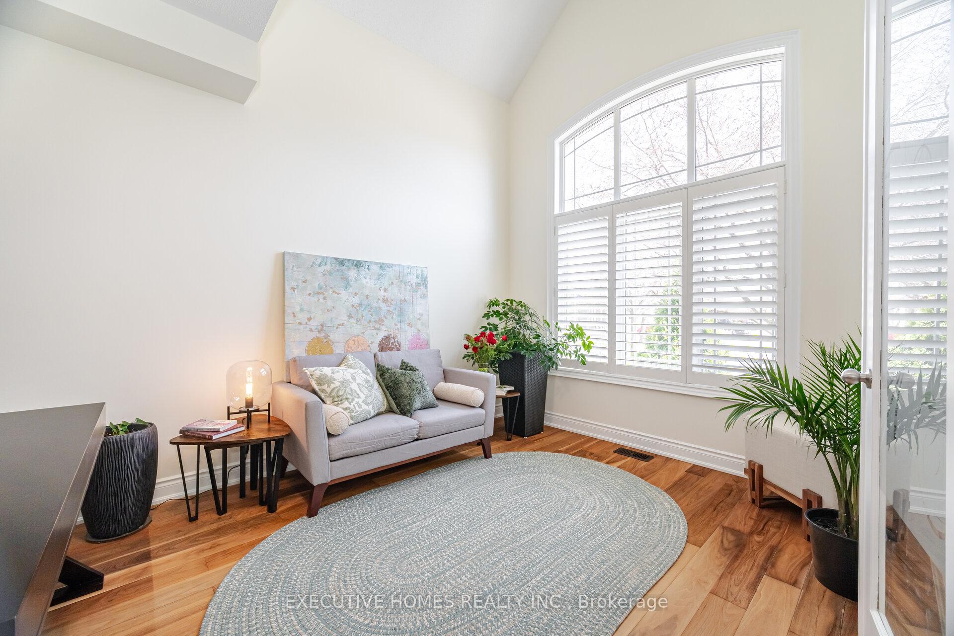 Photo 4 of 221 Cathcart Crescent, Milton, Willmott — HOMEH