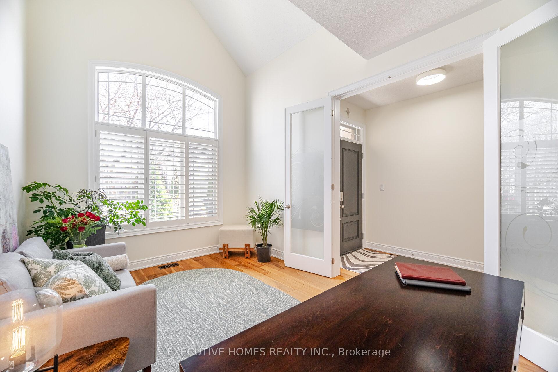 Photo 5 of 221 Cathcart Crescent, Milton, Willmott — HOMEH