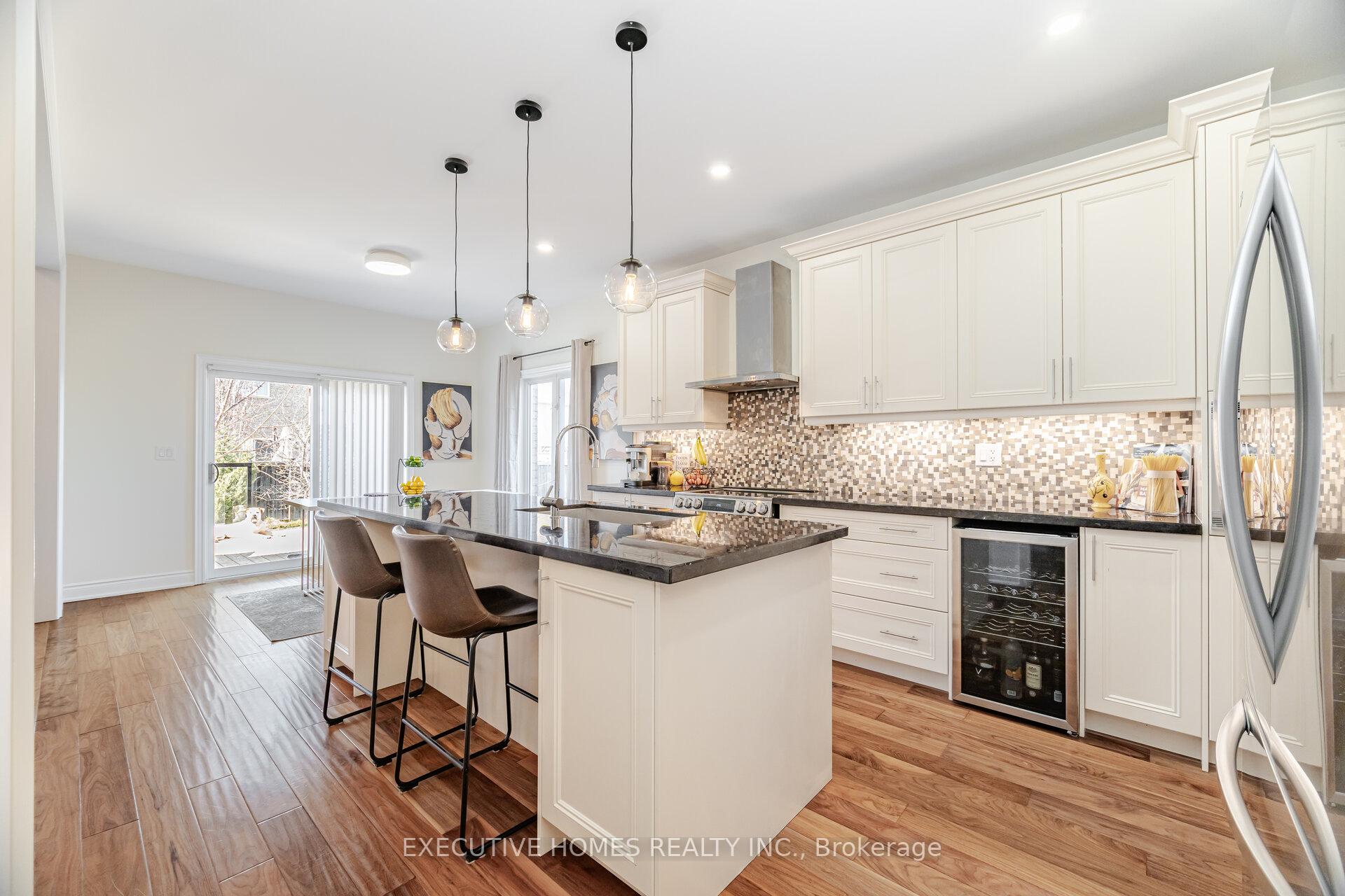 Photo 11 of 221 Cathcart Crescent, Milton, Willmott — HOMEH