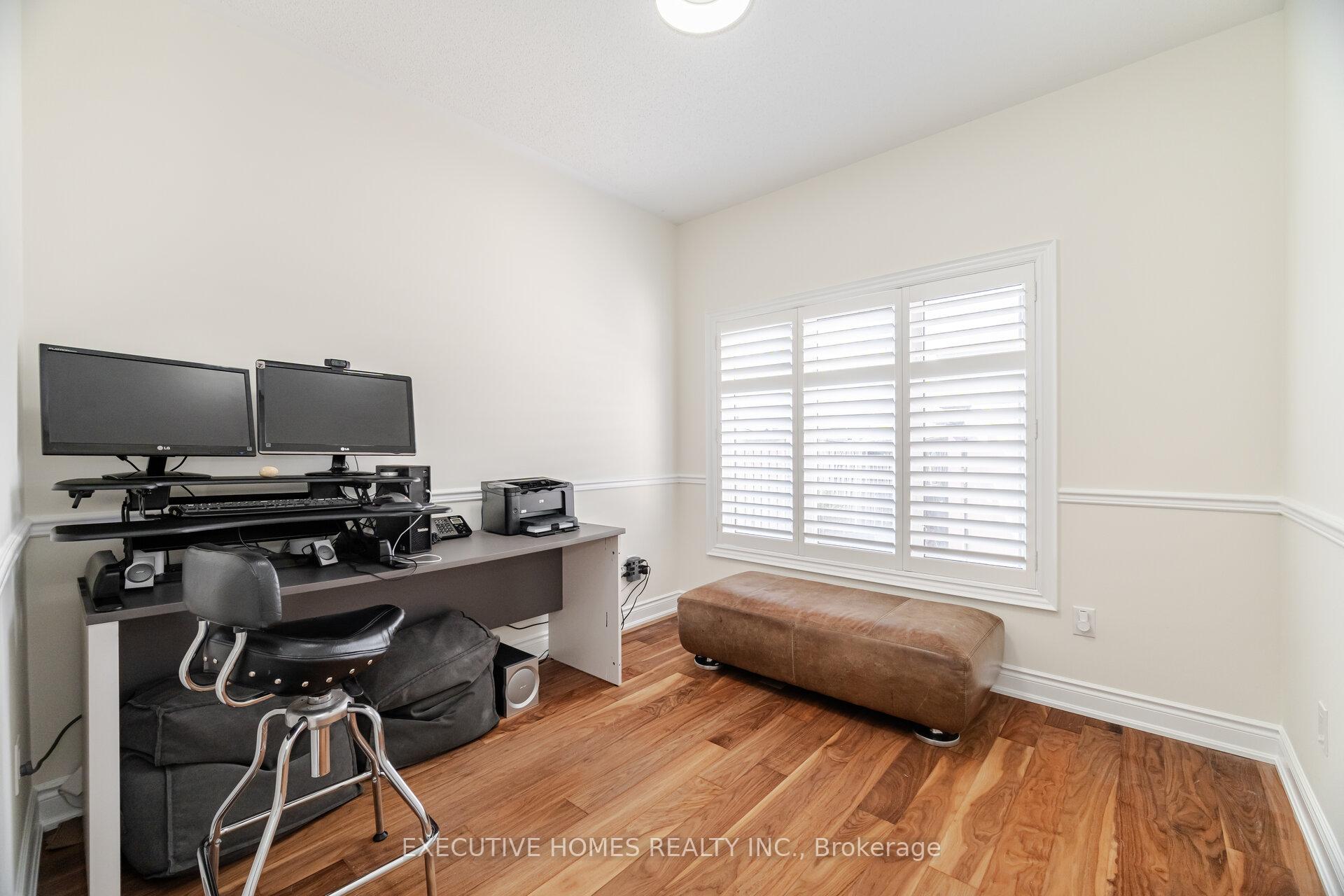 Photo 23 of 221 Cathcart Crescent, Milton, Willmott — HOMEH