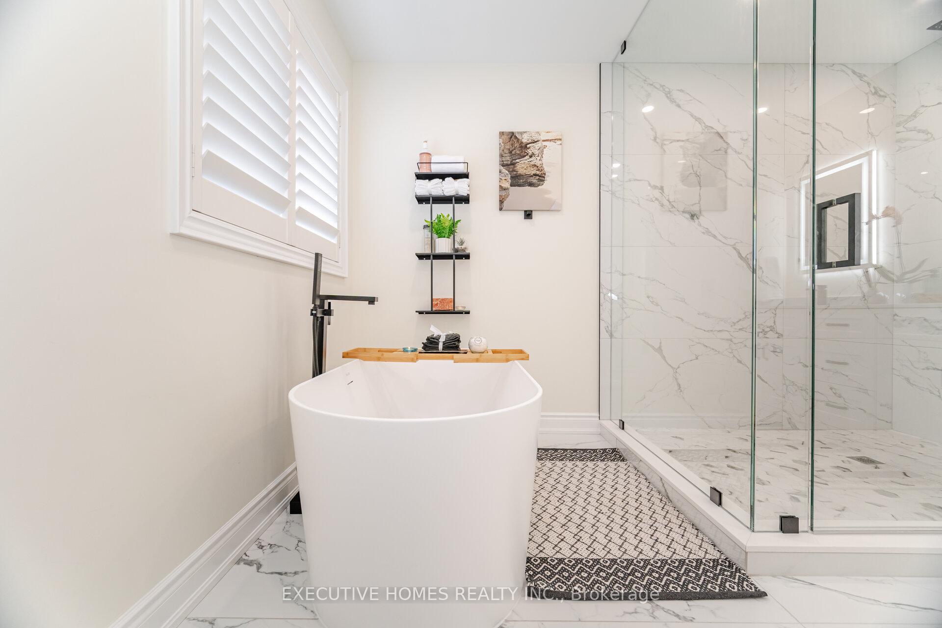 Photo 34 of 221 Cathcart Crescent, Milton, Willmott — HOMEH