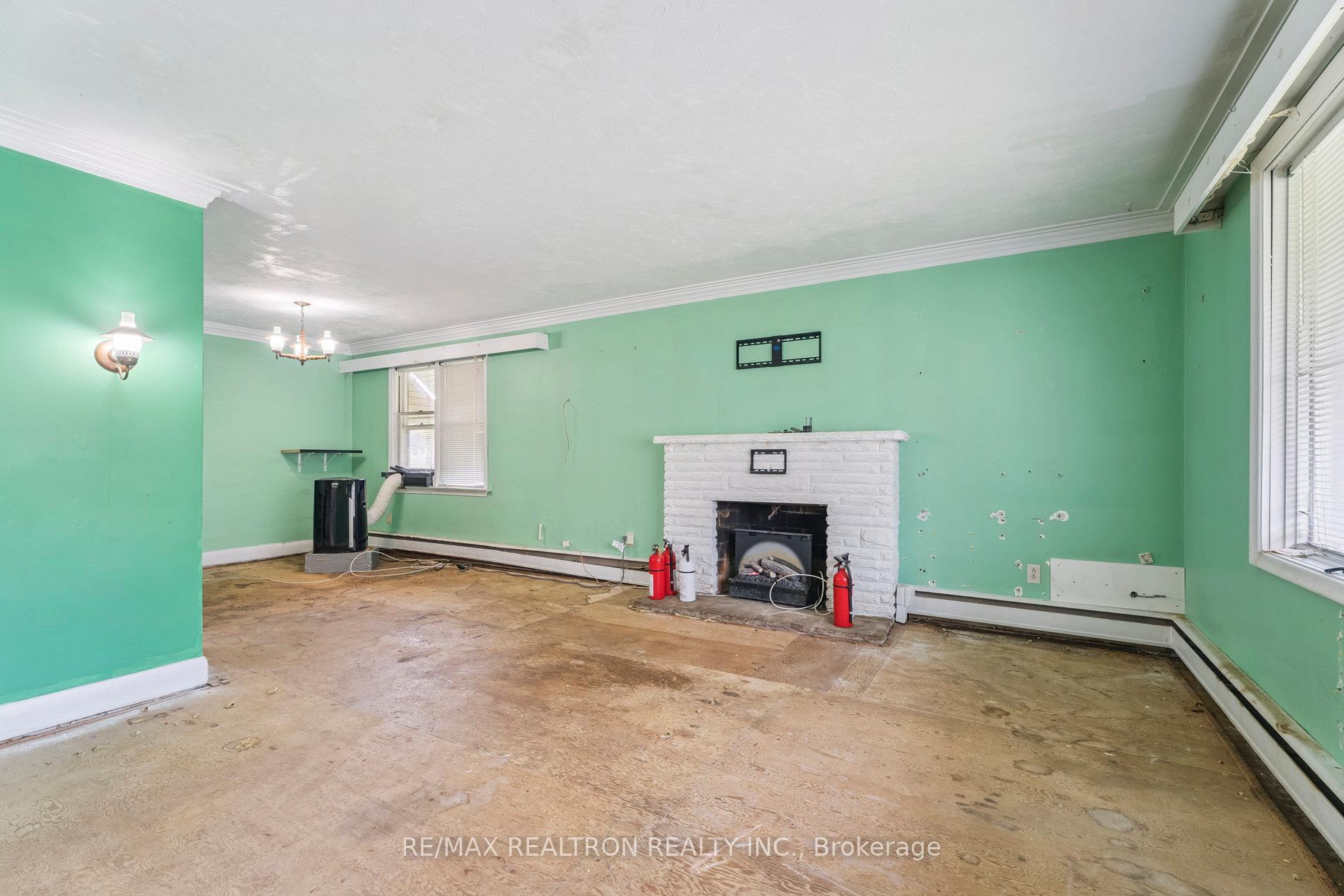 Photo 7 of 230 Avenue Road, Newmarket, Central Newmarket — HOMEH