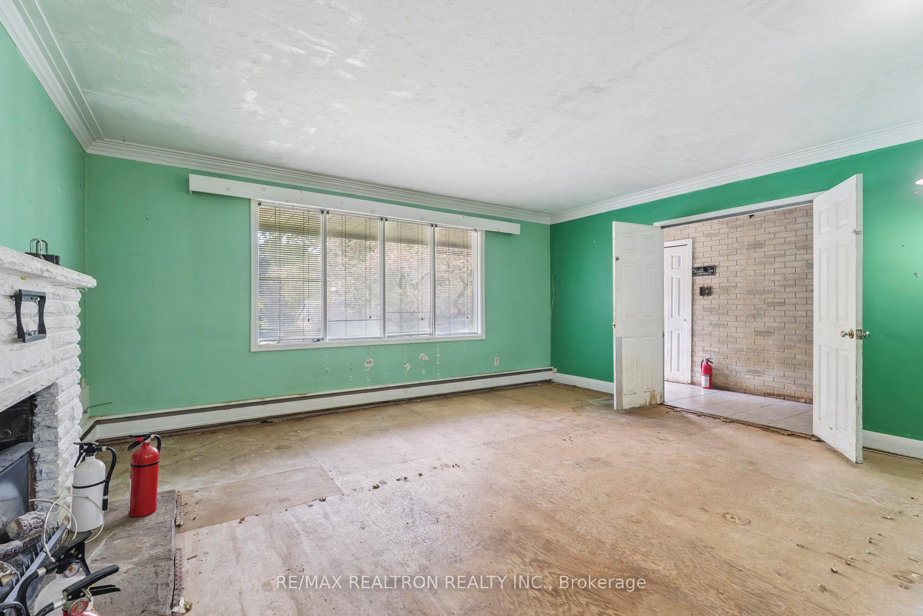 Photo 8 of 230 Avenue Road, Newmarket, Central Newmarket — HOMEH