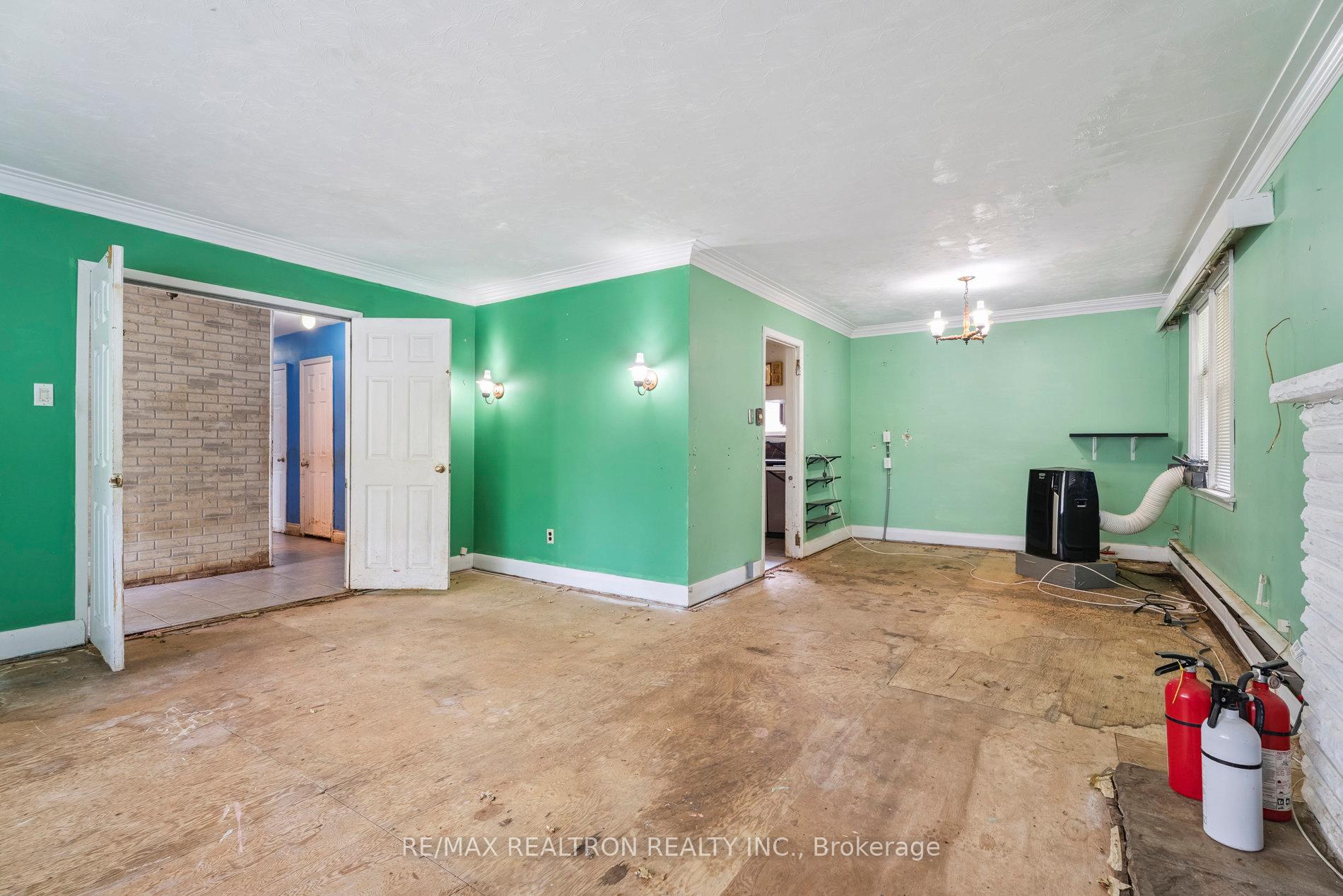 Photo 9 of 230 Avenue Road, Newmarket, Central Newmarket — HOMEH