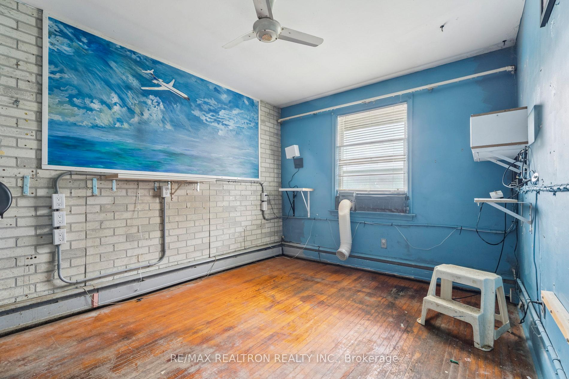 Photo 17 of 230 Avenue Road, Newmarket, Central Newmarket — HOMEH