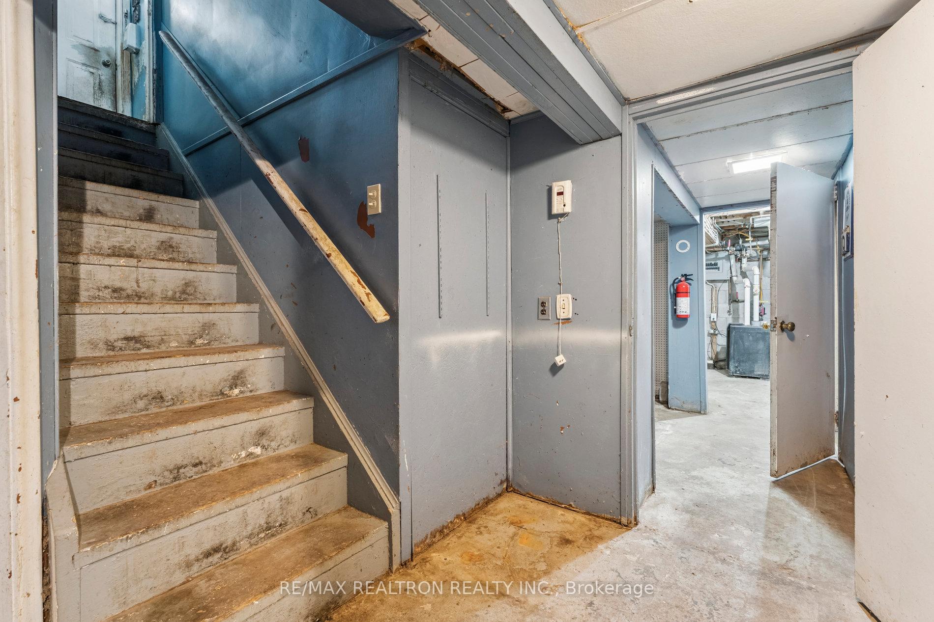Photo 20 of 230 Avenue Road, Newmarket, Central Newmarket — HOMEH