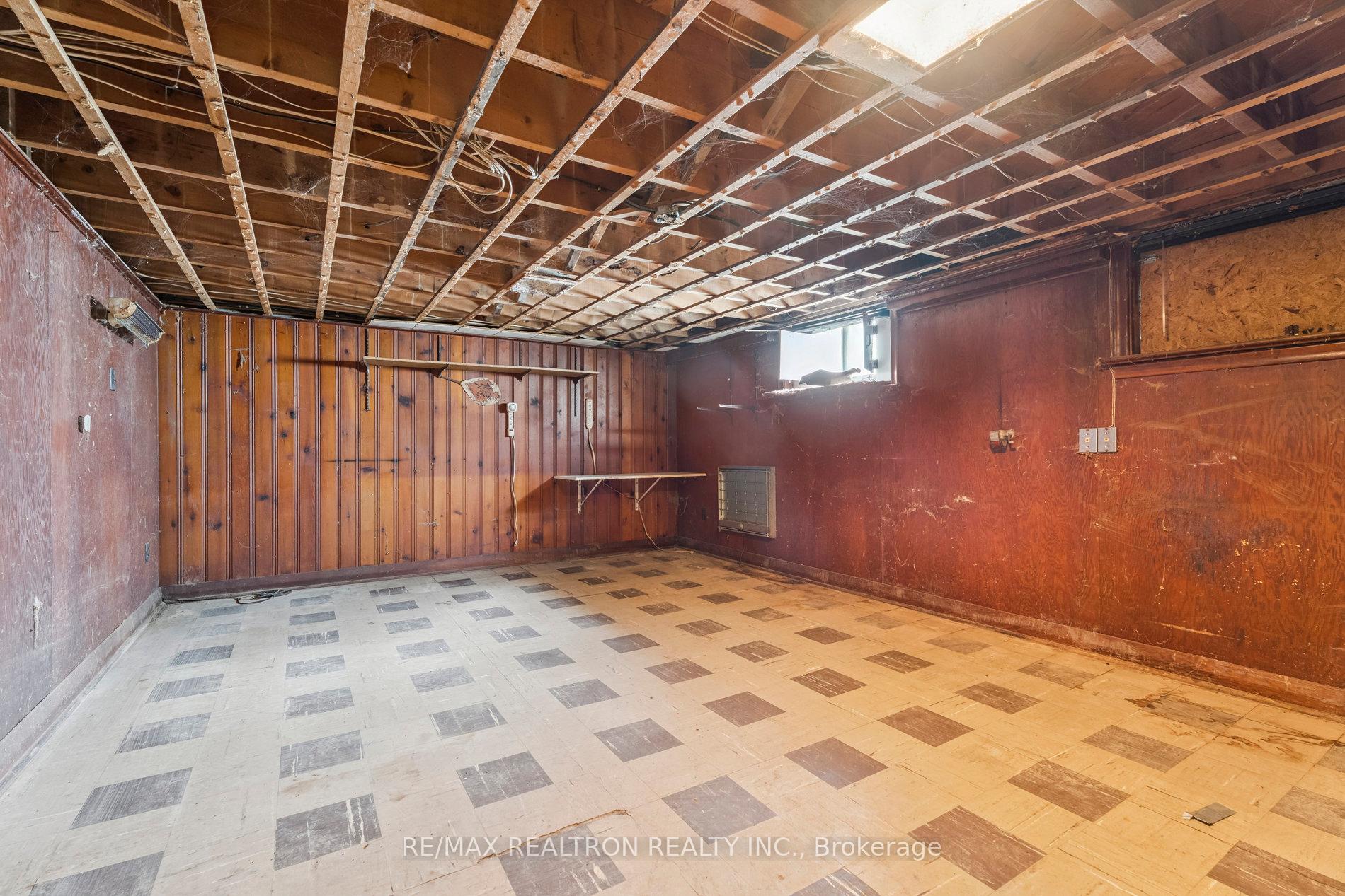 Photo 21 of 230 Avenue Road, Newmarket, Central Newmarket — HOMEH
