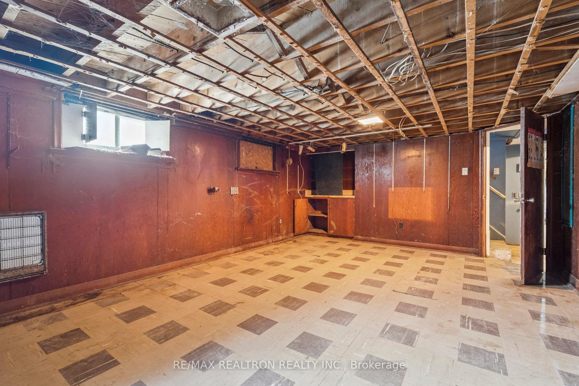 Photo 22 of 230 Avenue Road, Newmarket, Central Newmarket — HOMEH