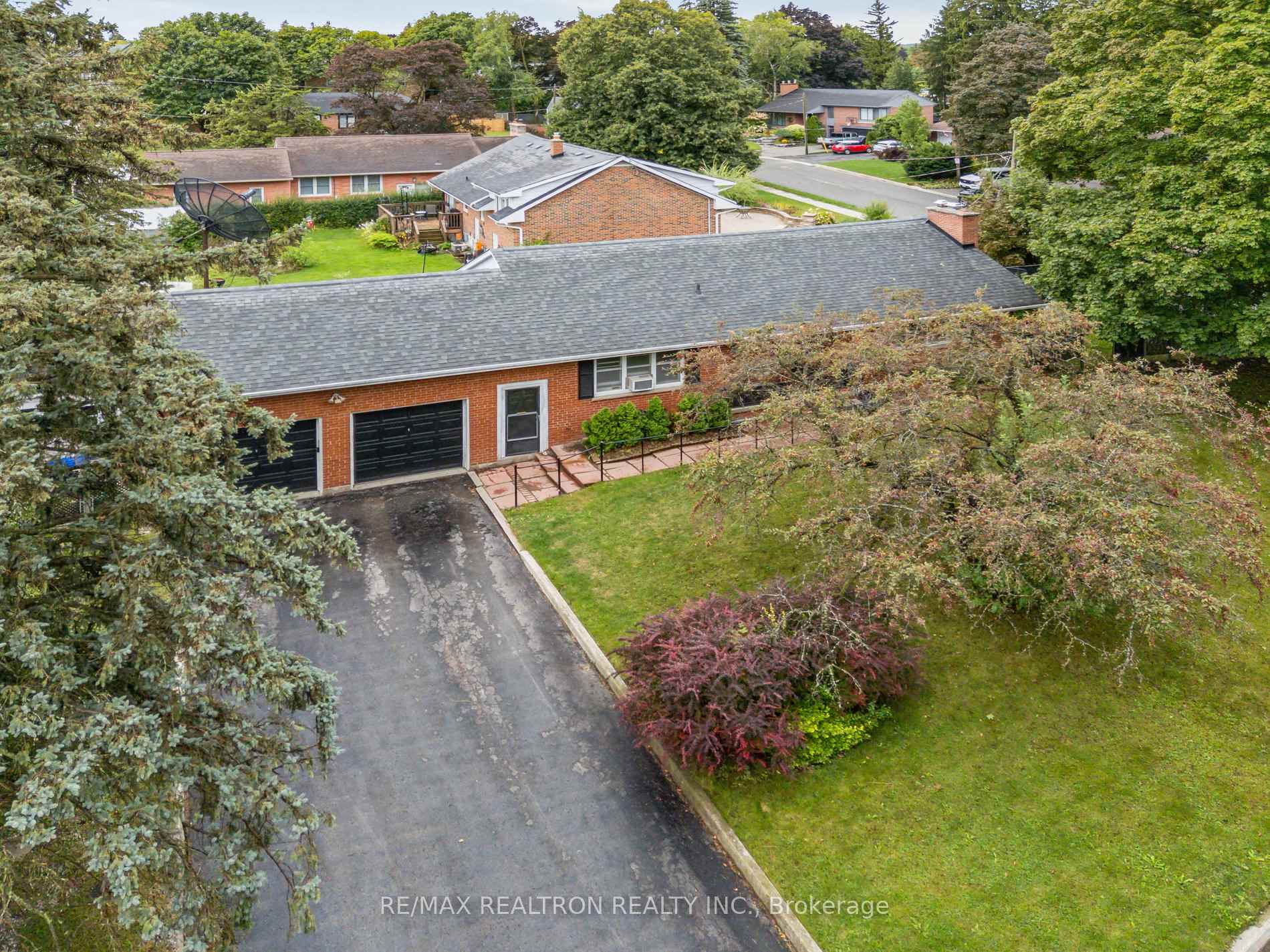 Photo 31 of 230 Avenue Road, Newmarket, Central Newmarket — HOMEH