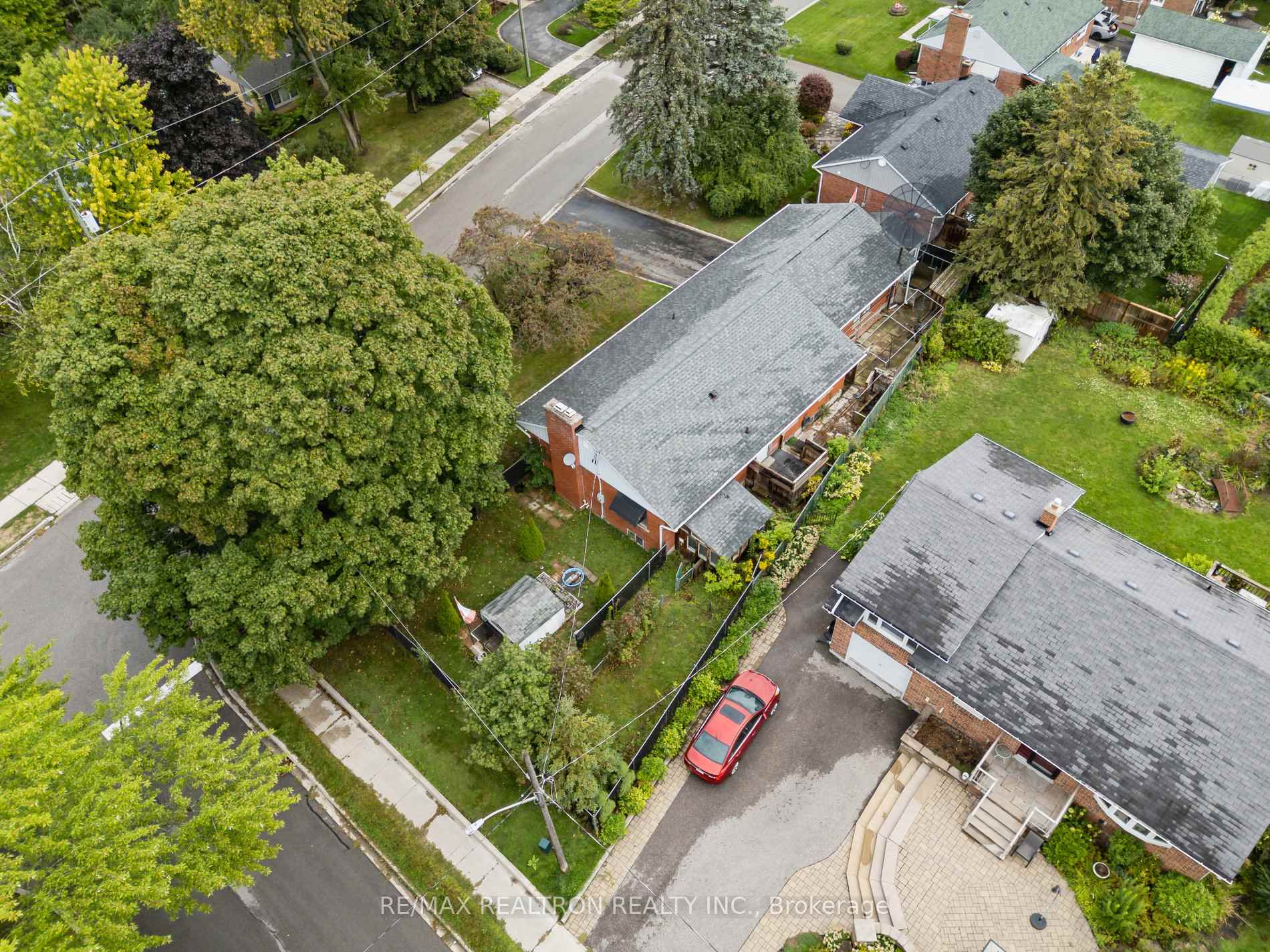 Photo 32 of 230 Avenue Road, Newmarket, Central Newmarket — HOMEH