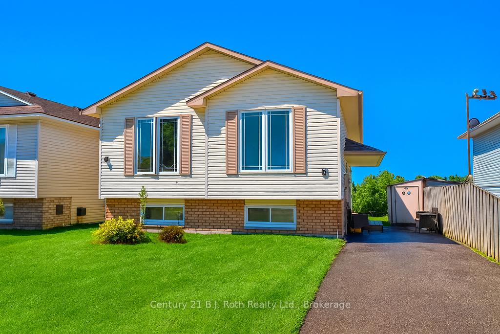 Photo 1 of 7 Christine Place, Orillia — HOMEH