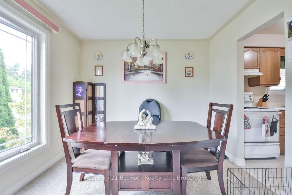 Photo 6 of 7 Christine Place, Orillia — HOMEH