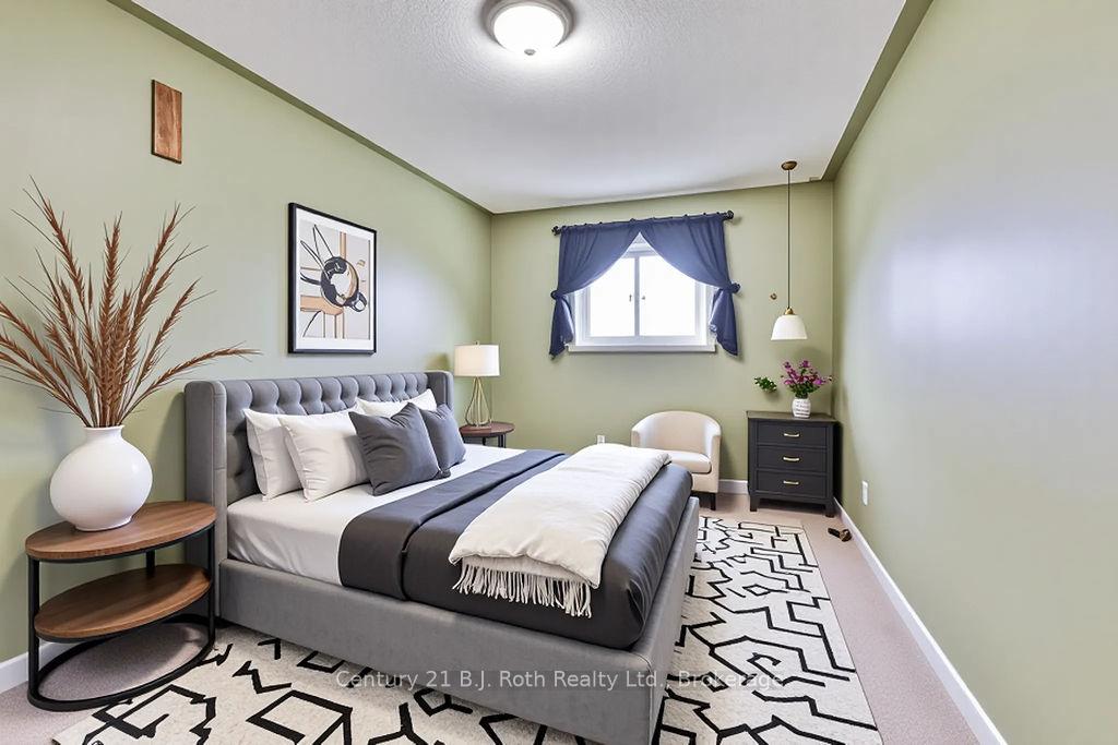 Photo 9 of 7 Christine Place, Orillia — HOMEH