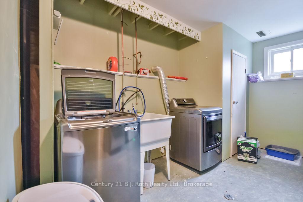 Photo 17 of 7 Christine Place, Orillia — HOMEH