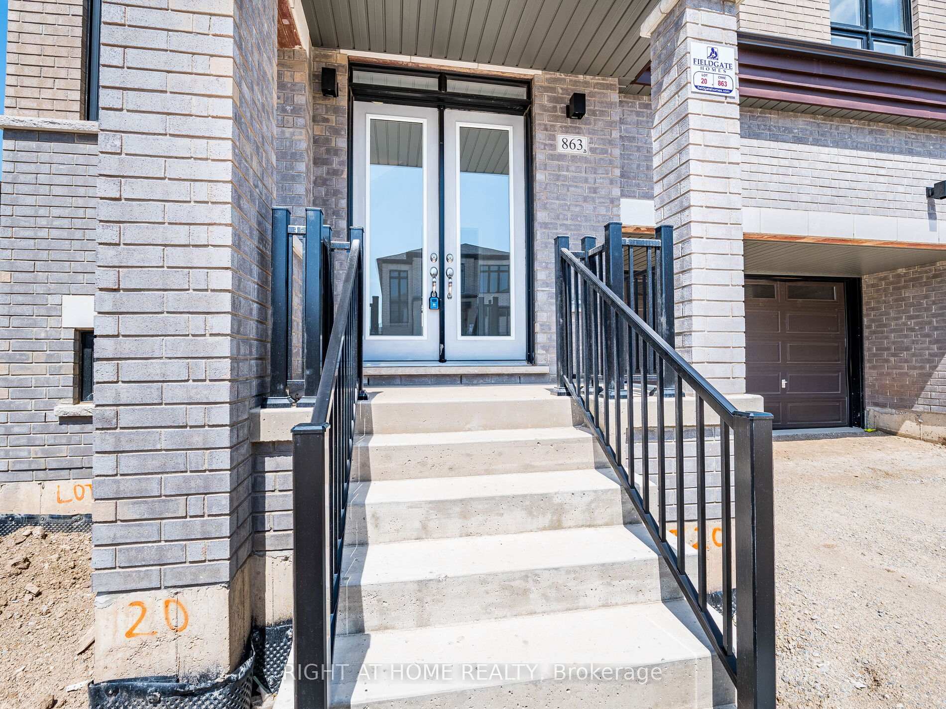 Photo 4 of 863 Plum Place, Milton, Cobban — HOMEH