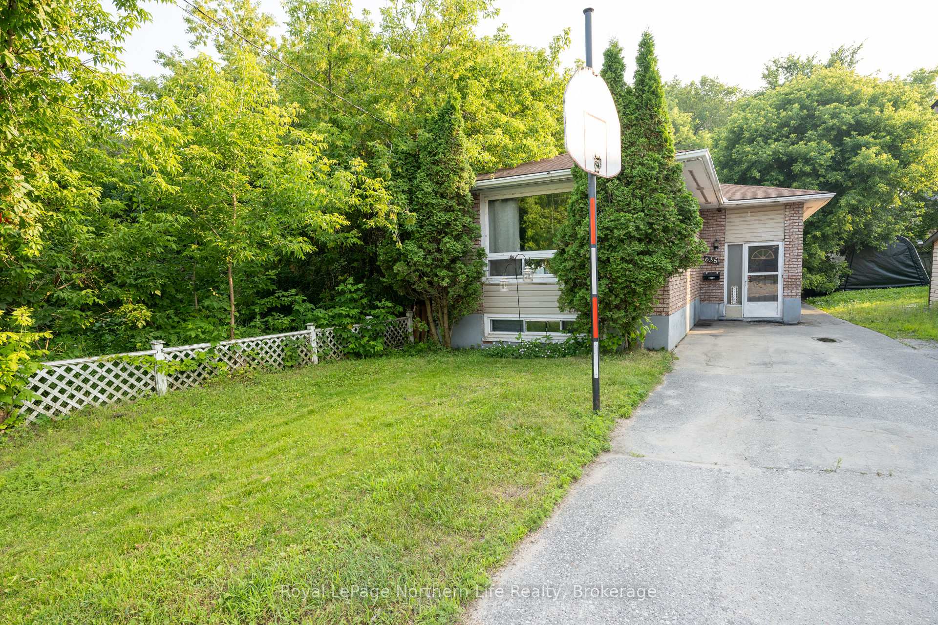 Photo 2 of 635 Worthington Street E, North Bay, Central — HOMEH