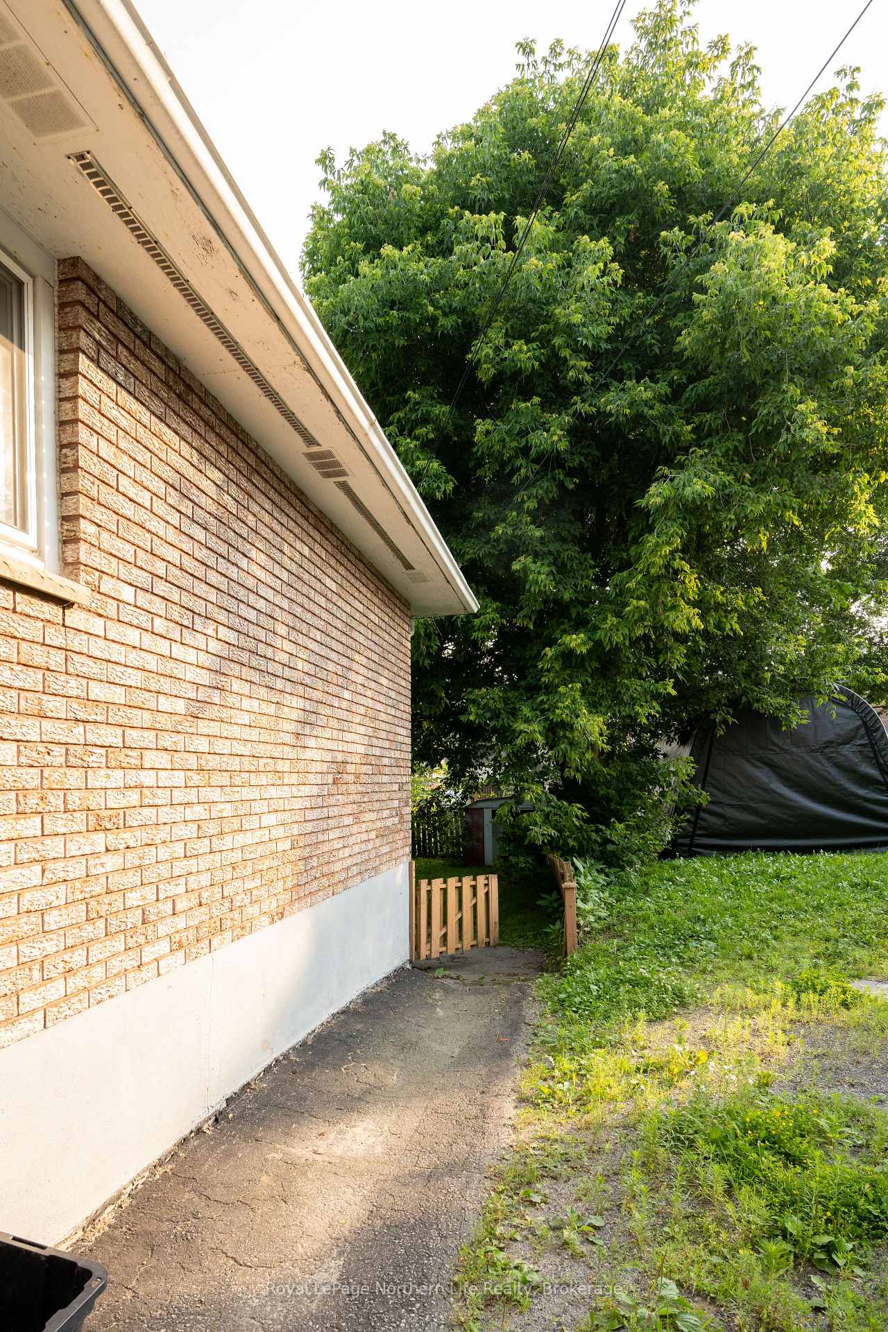 Photo 3 of 635 Worthington Street E, North Bay, Central — HOMEH