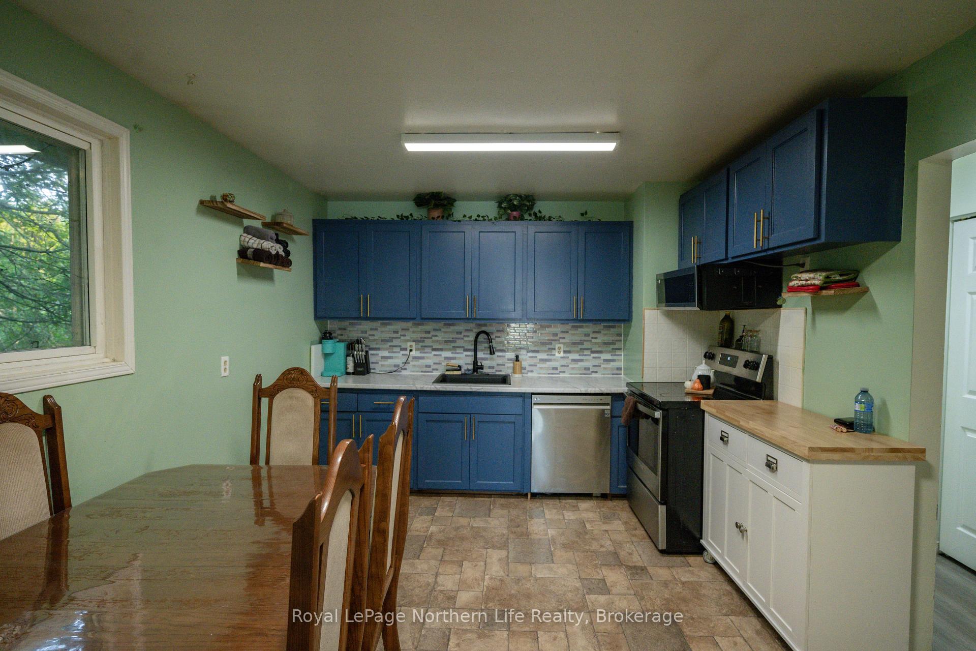 Photo 12 of 635 Worthington Street E, North Bay, Central — HOMEH
