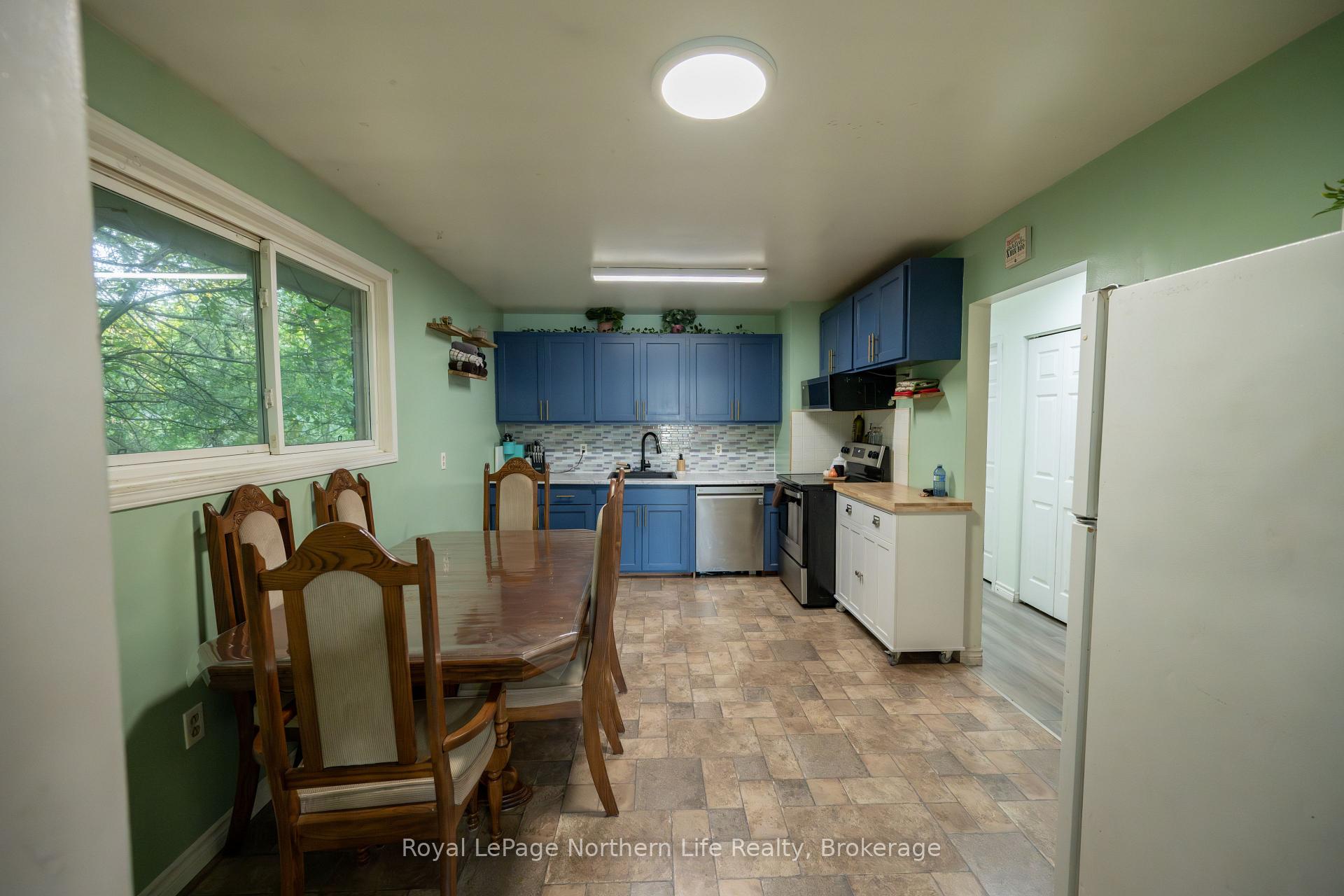 Photo 13 of 635 Worthington Street E, North Bay, Central — HOMEH